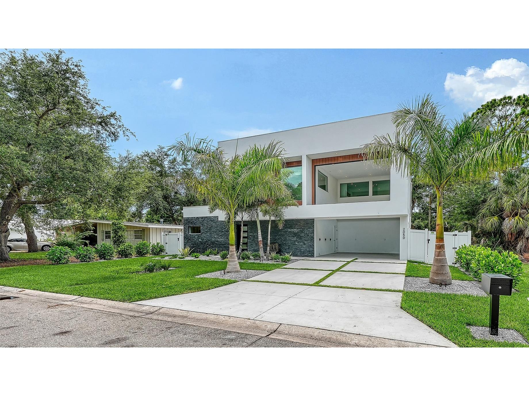 2050 Euclid Terrace Sarasota FL 34239 A4687473 image11