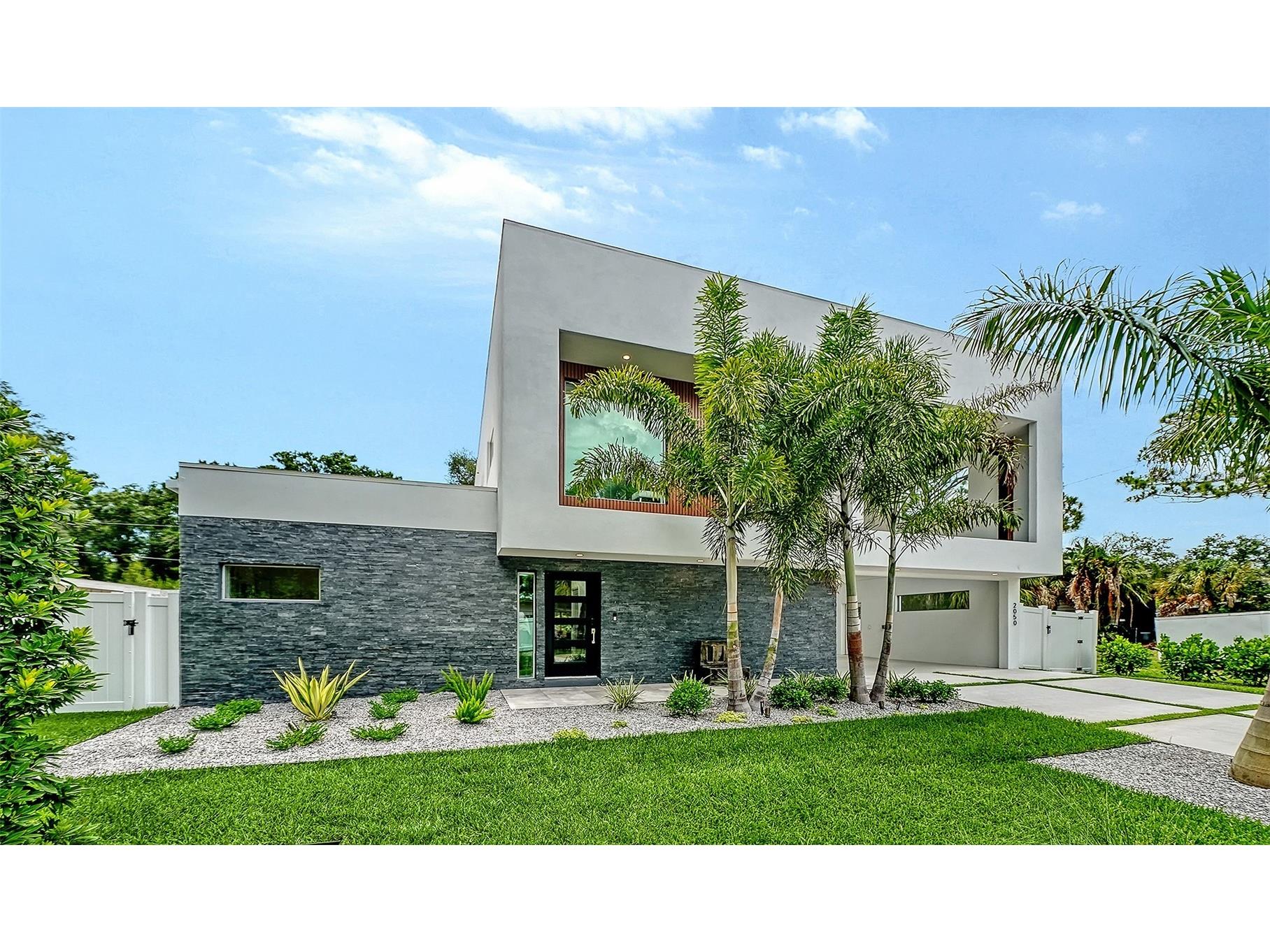 2050 Euclid Terrace Sarasota FL 34239 A4687473 image12