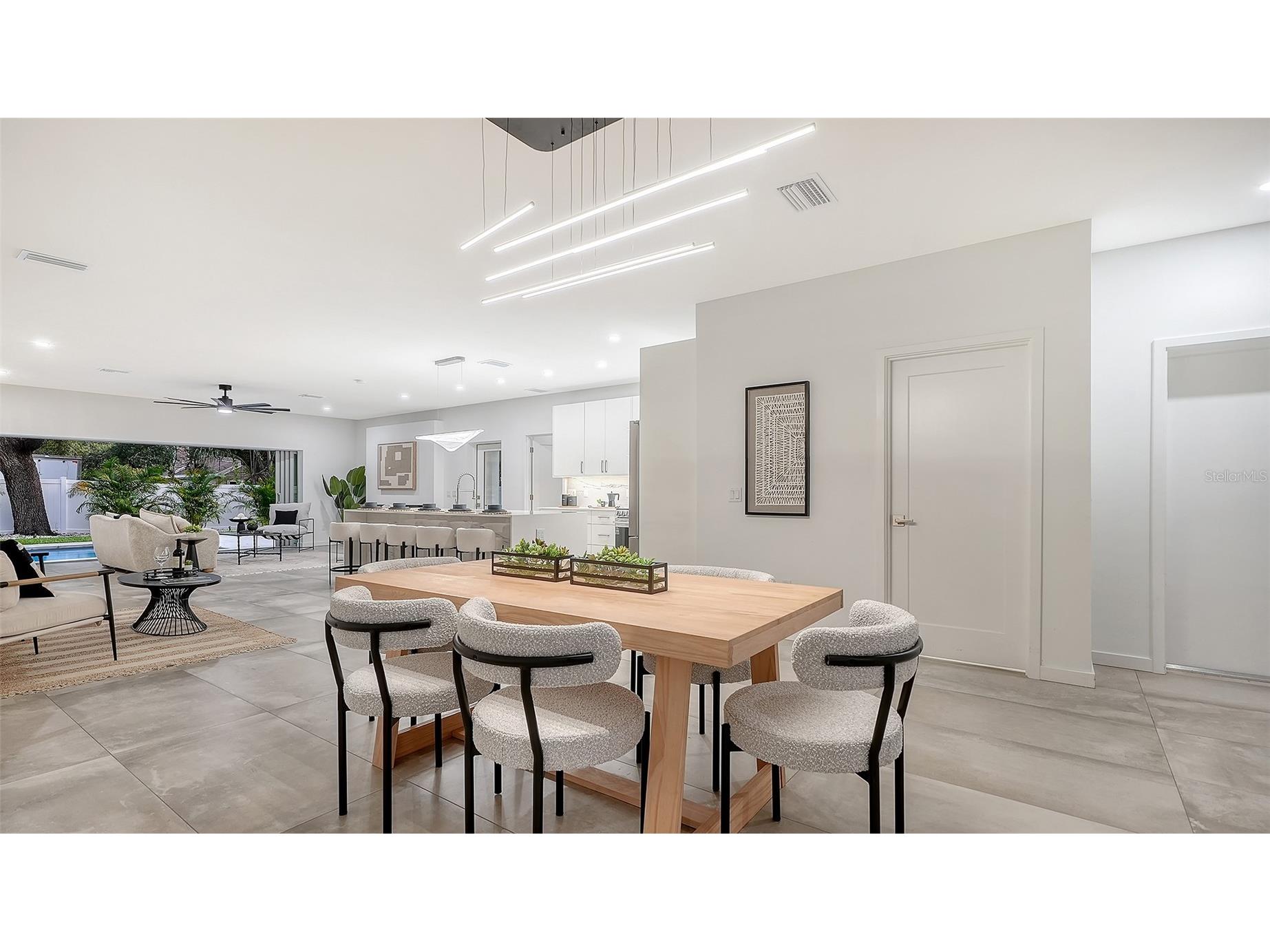 2050 Euclid Terrace Sarasota FL 34239 A4687473 image15