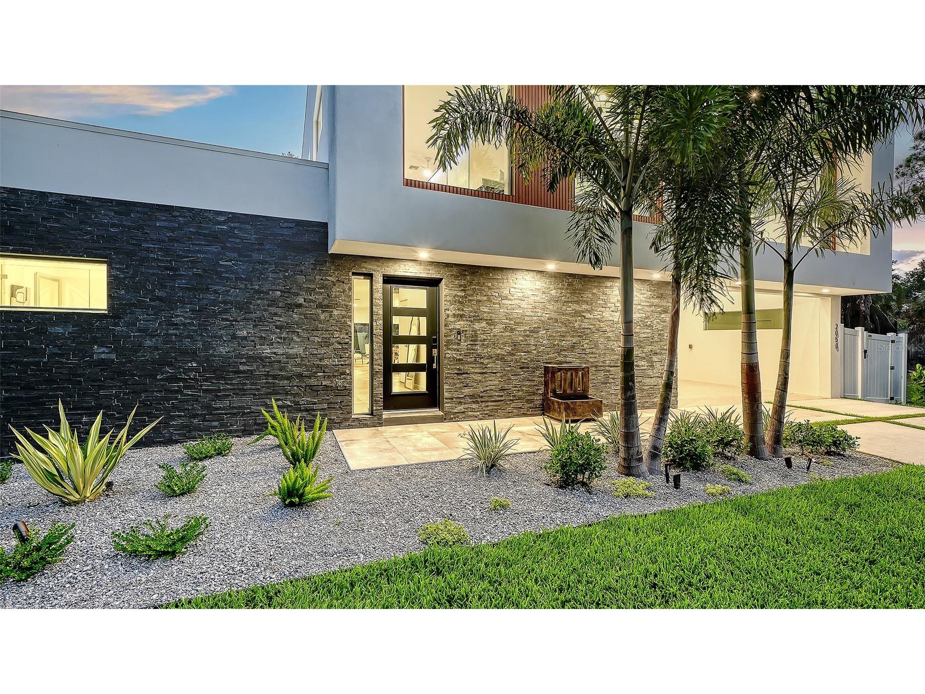 2050 Euclid Terrace Sarasota FL 34239 A4687473 image2