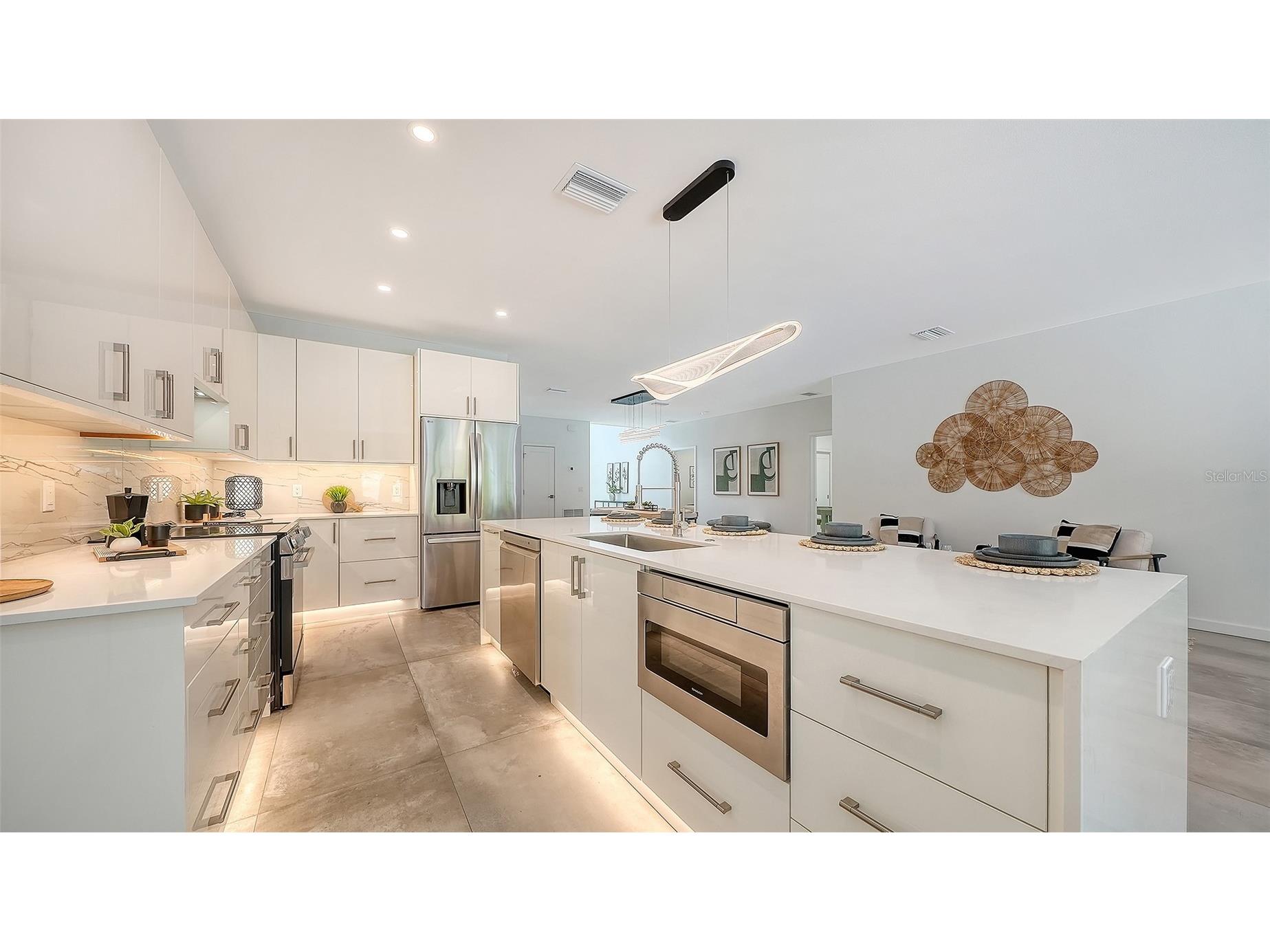 2050 Euclid Terrace Sarasota FL 34239 A4687473 image29
