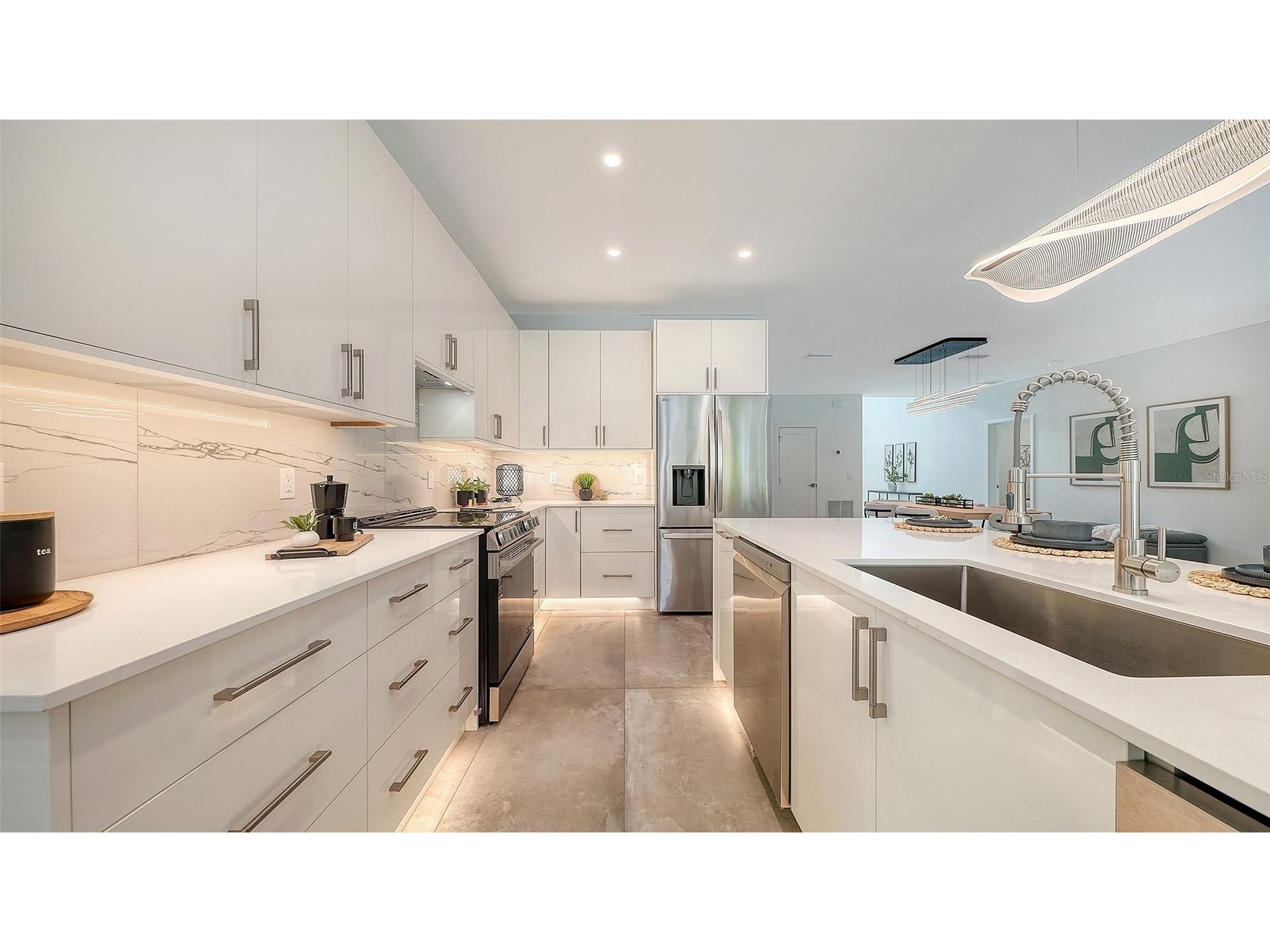 2050 Euclid Terrace Sarasota FL 34239 A4687473 image30
