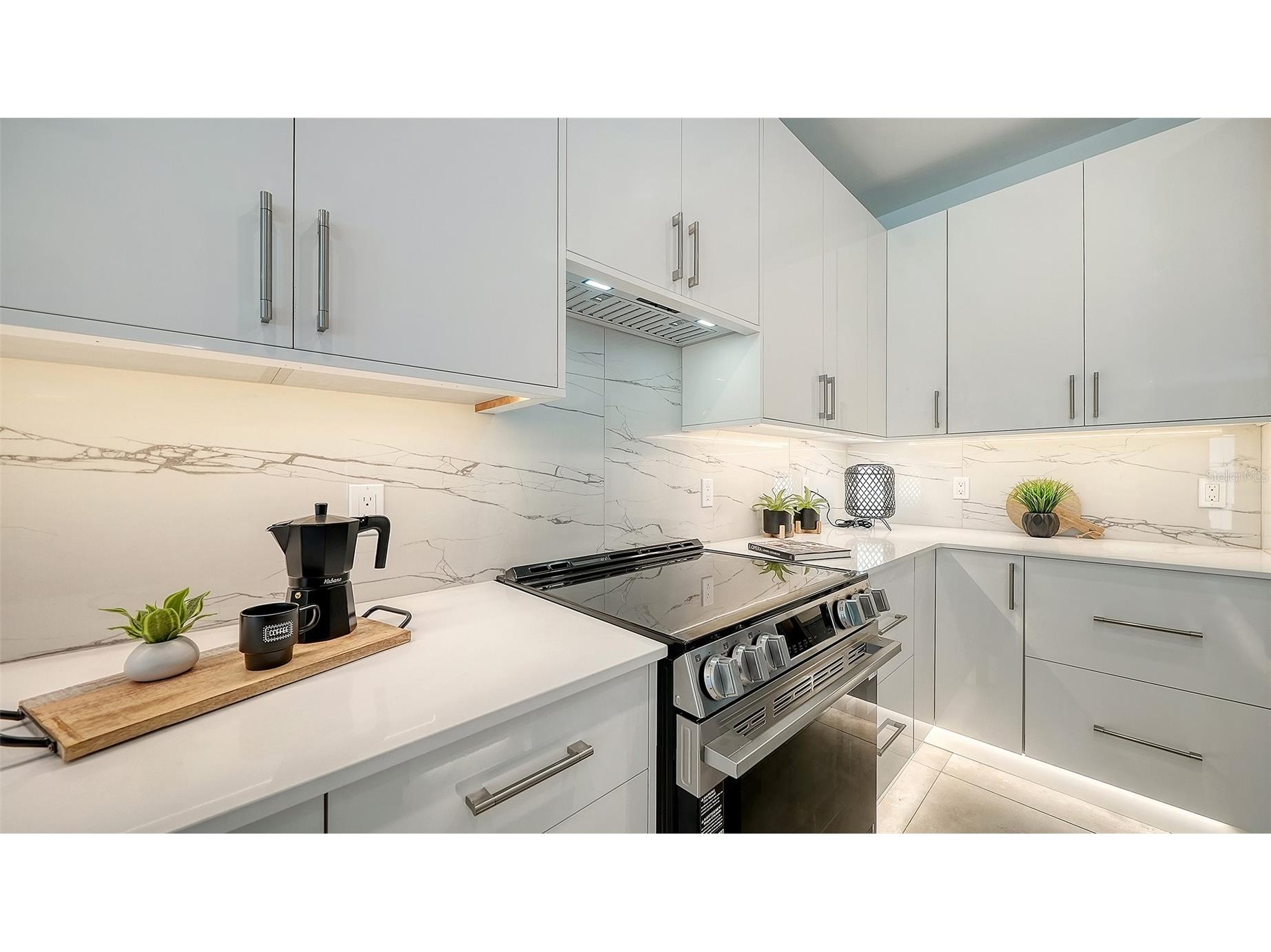 2050 Euclid Terrace Sarasota FL 34239 A4687473 image31