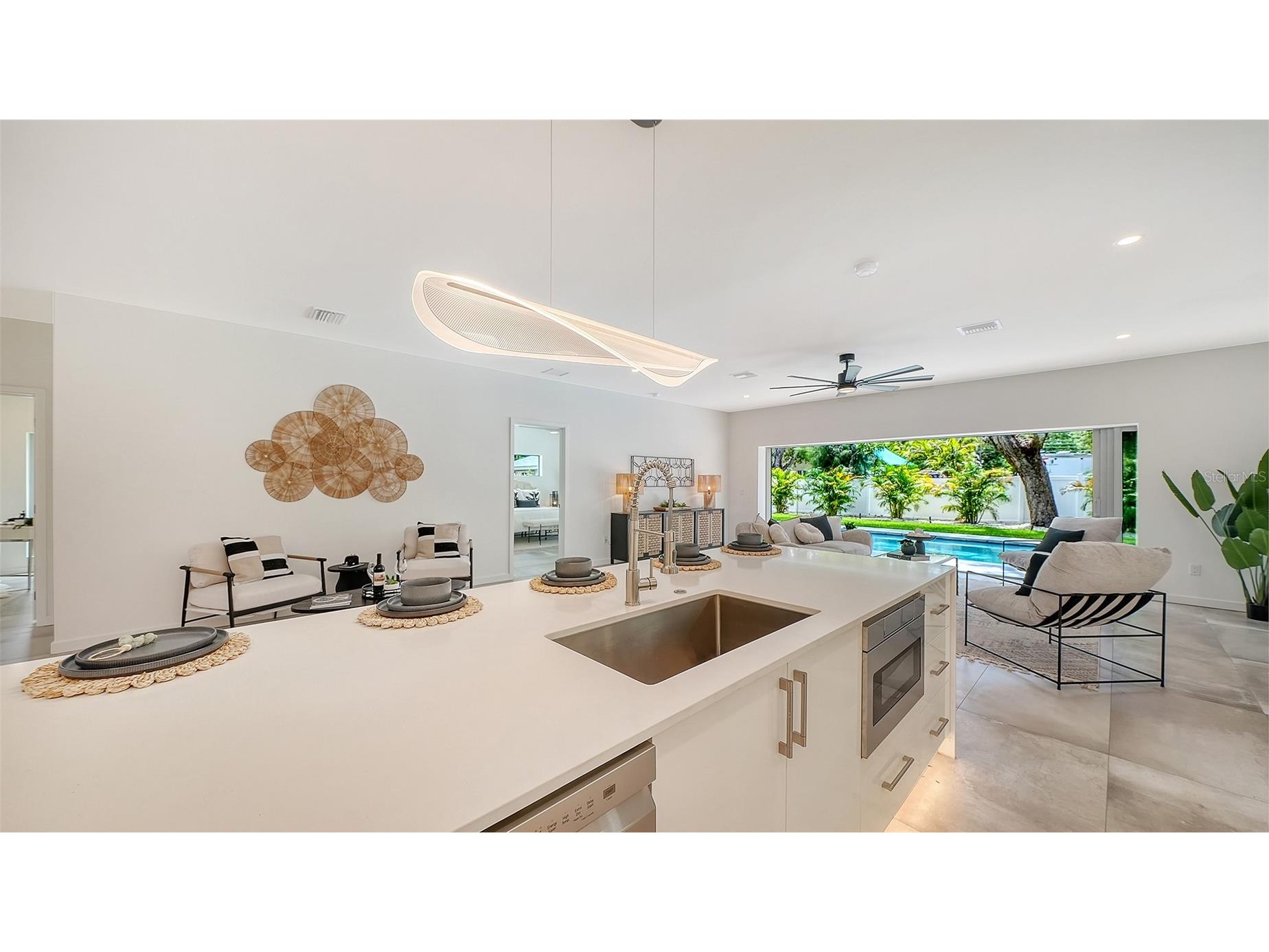 2050 Euclid Terrace Sarasota FL 34239 A4687473 image32