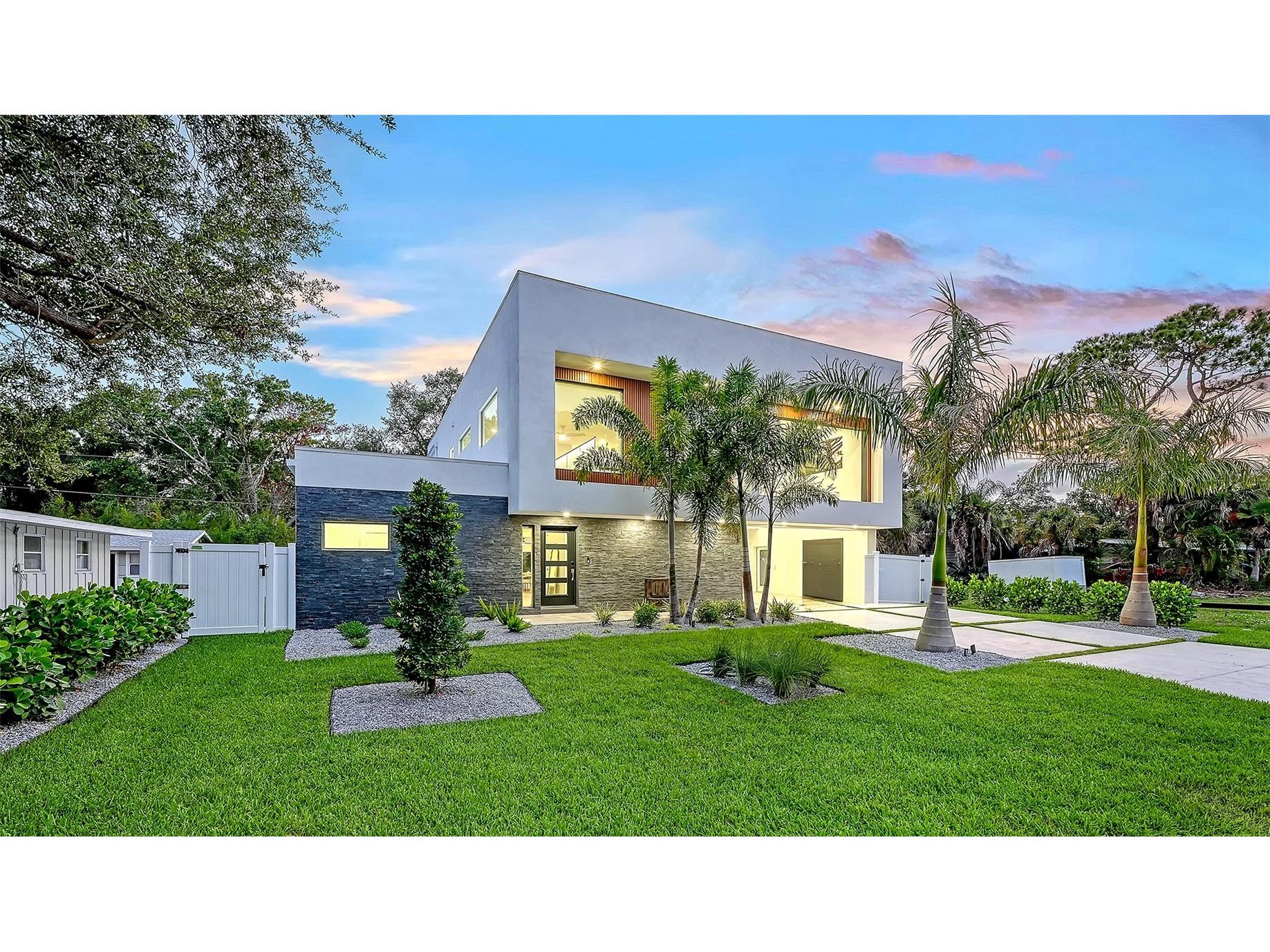 2050 Euclid Terrace Sarasota FL 34239 A4687473 image5