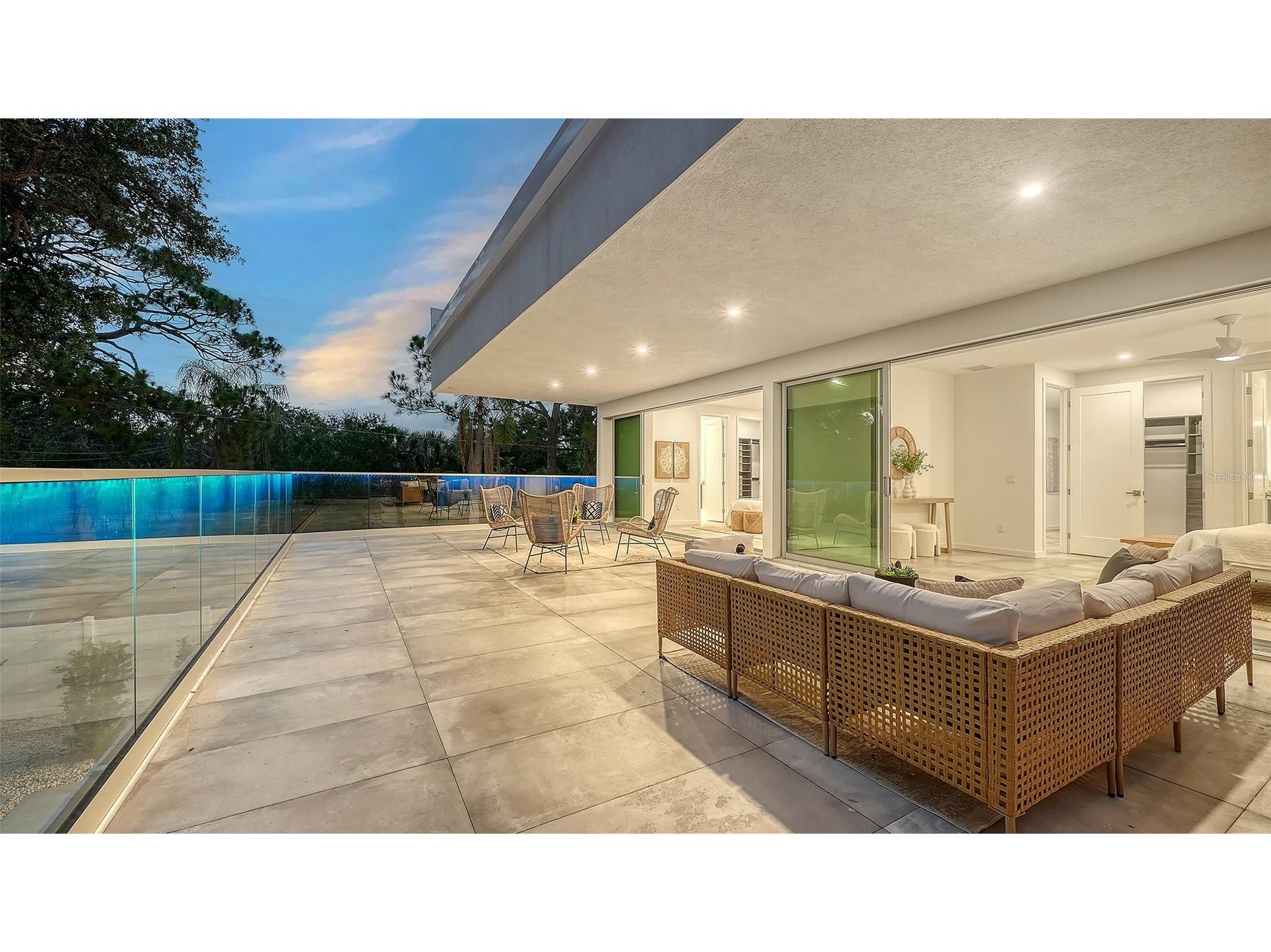2050 Euclid Terrace Sarasota FL 34239 A4687473 image73