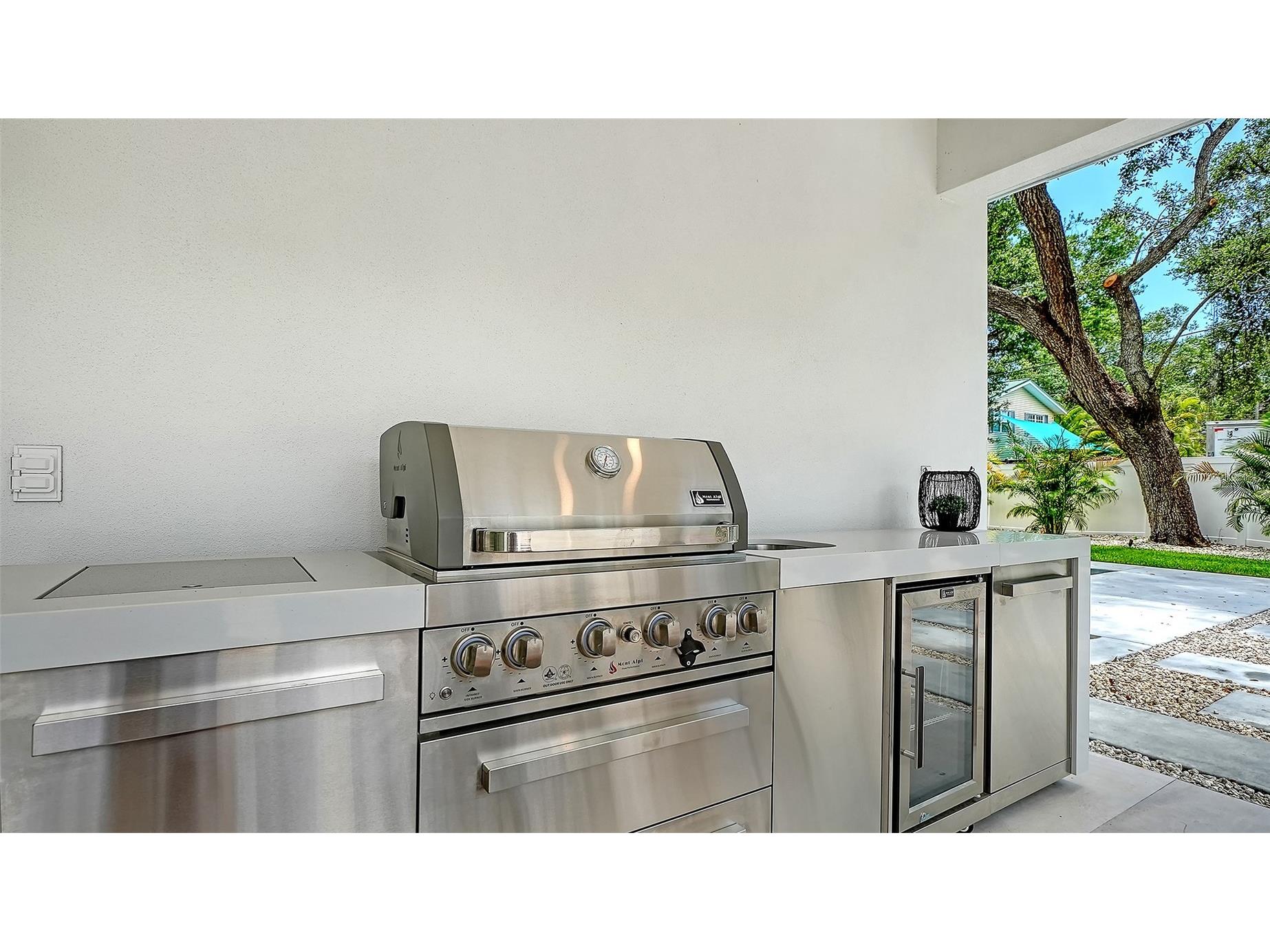 2050 Euclid Terrace Sarasota FL 34239 A4687473 image76