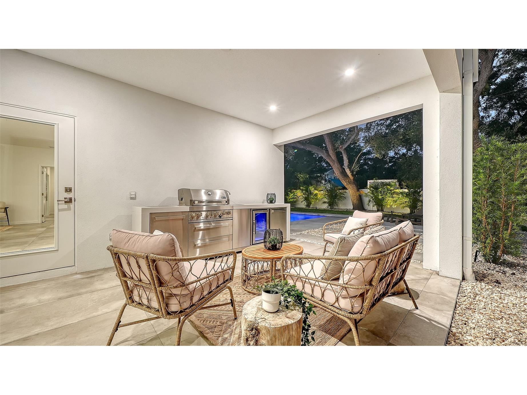 2050 Euclid Terrace Sarasota FL 34239 A4687473 image77
