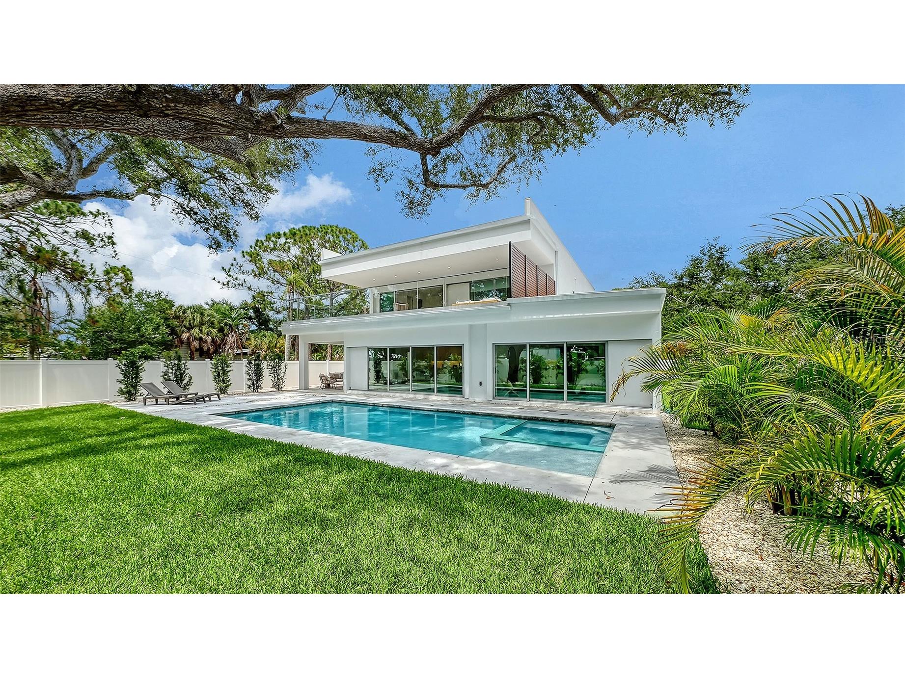 2050 Euclid Terrace Sarasota FL 34239 A4687473 image79