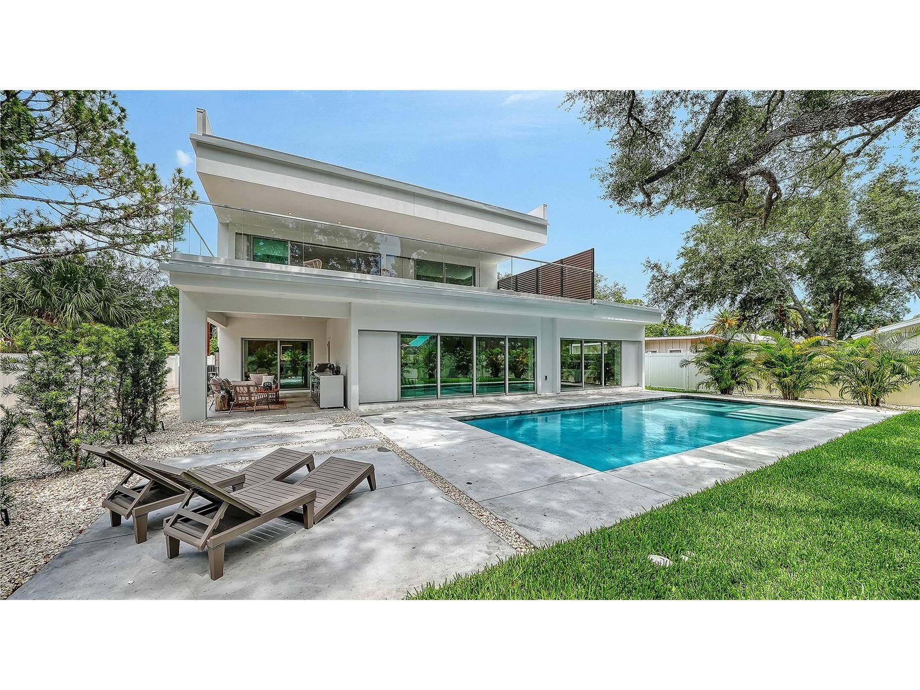 2050 Euclid Terrace Sarasota FL 34239 A4687473 image80