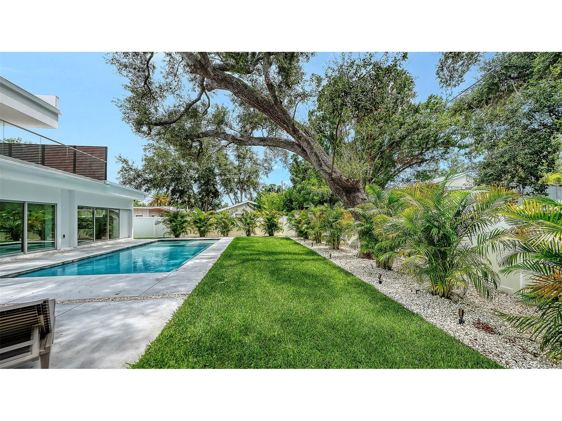 2050 Euclid Terrace Sarasota FL 34239 A4687473 image81