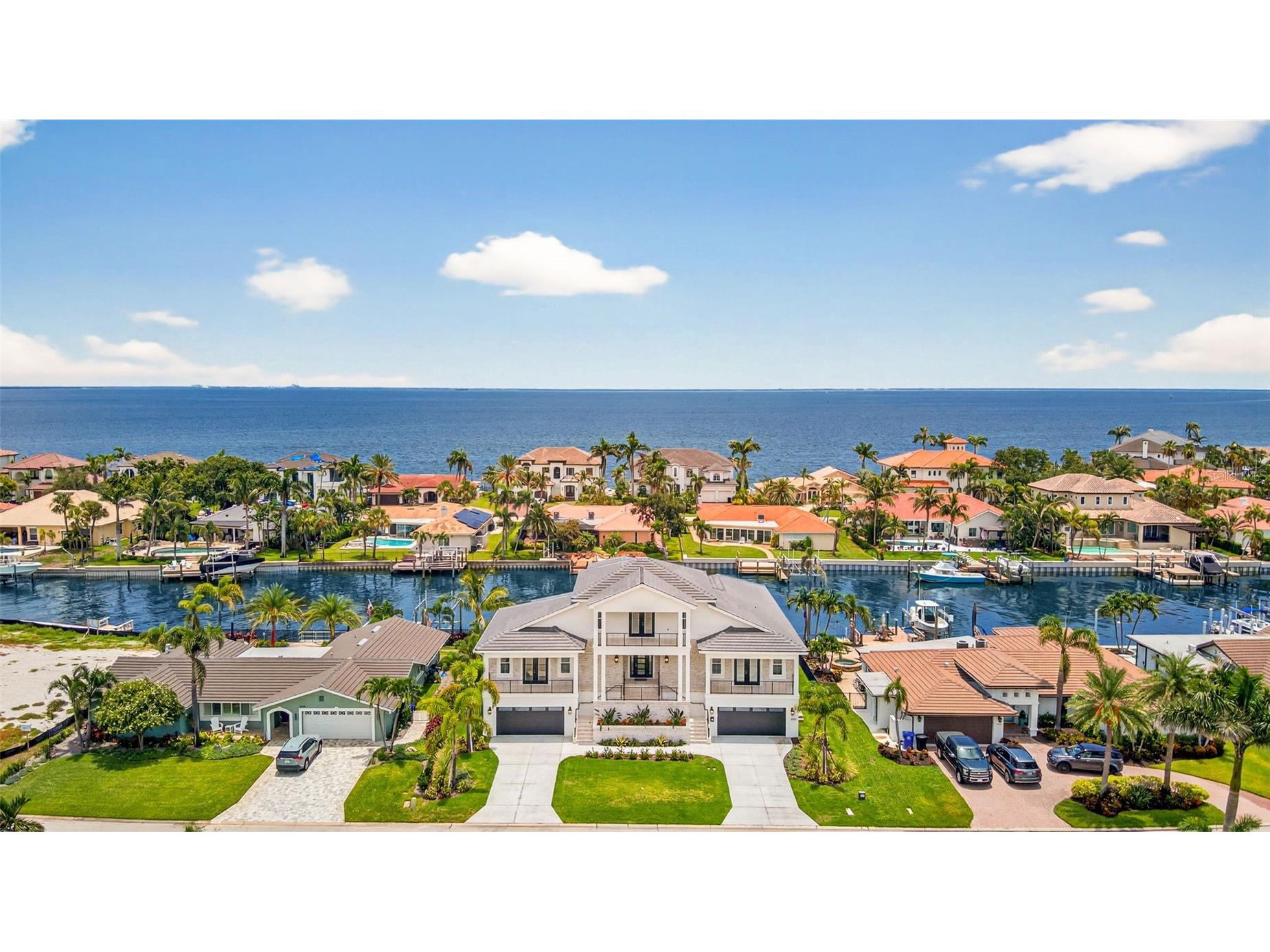 2050 Hawaii Avenue NE Saint Petersburg FL 33703 TB8459217 image1