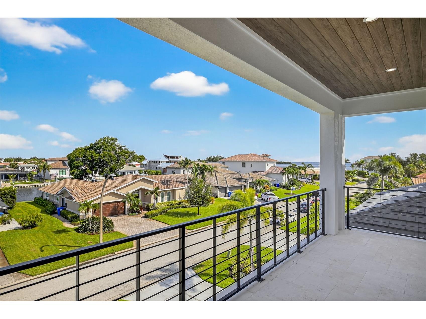 2050 Hawaii Avenue NE Saint Petersburg FL 33703 TB8459217 image50