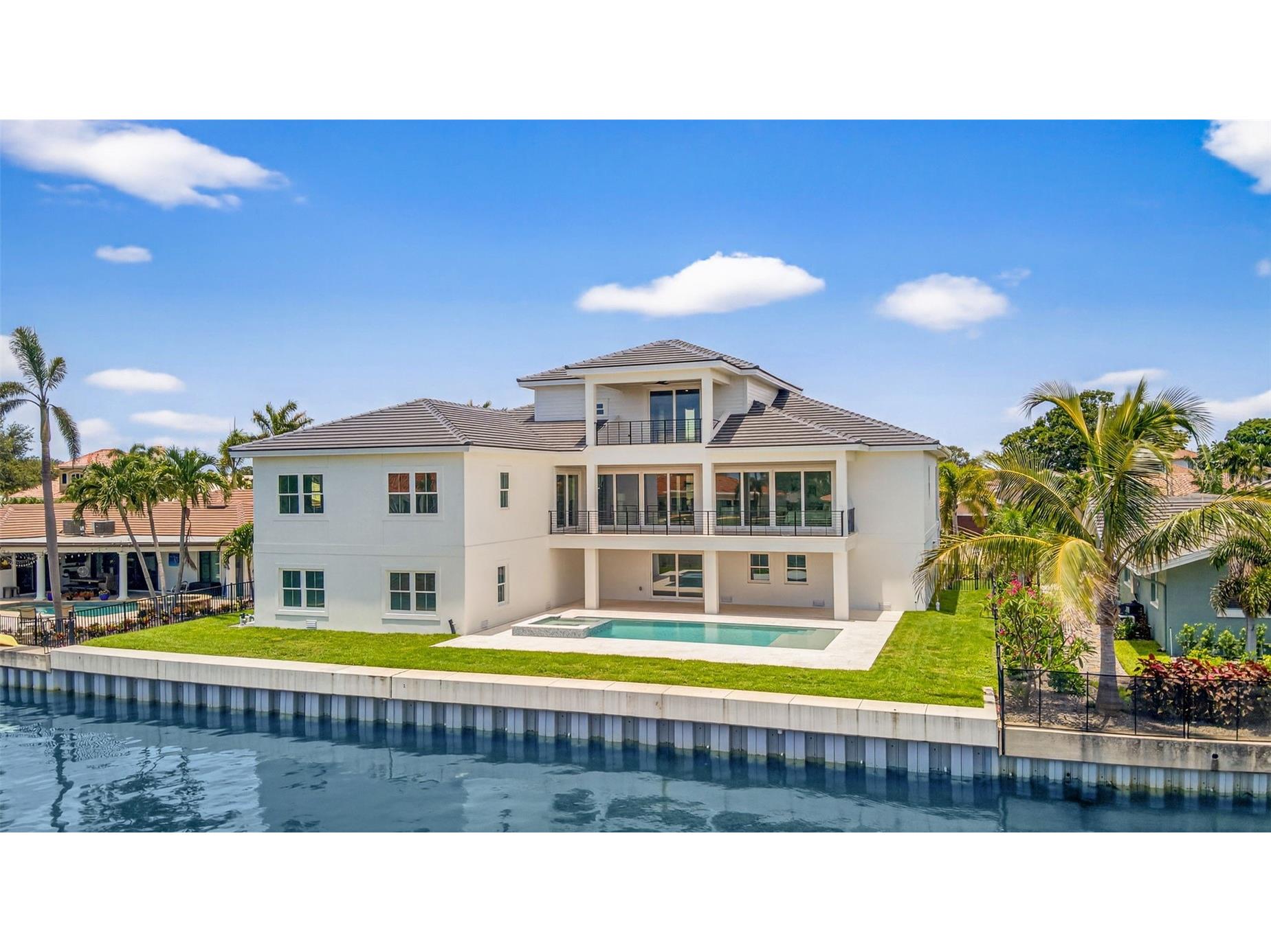 2050 Hawaii Avenue NE Saint Petersburg FL 33703 TB8459217 image56