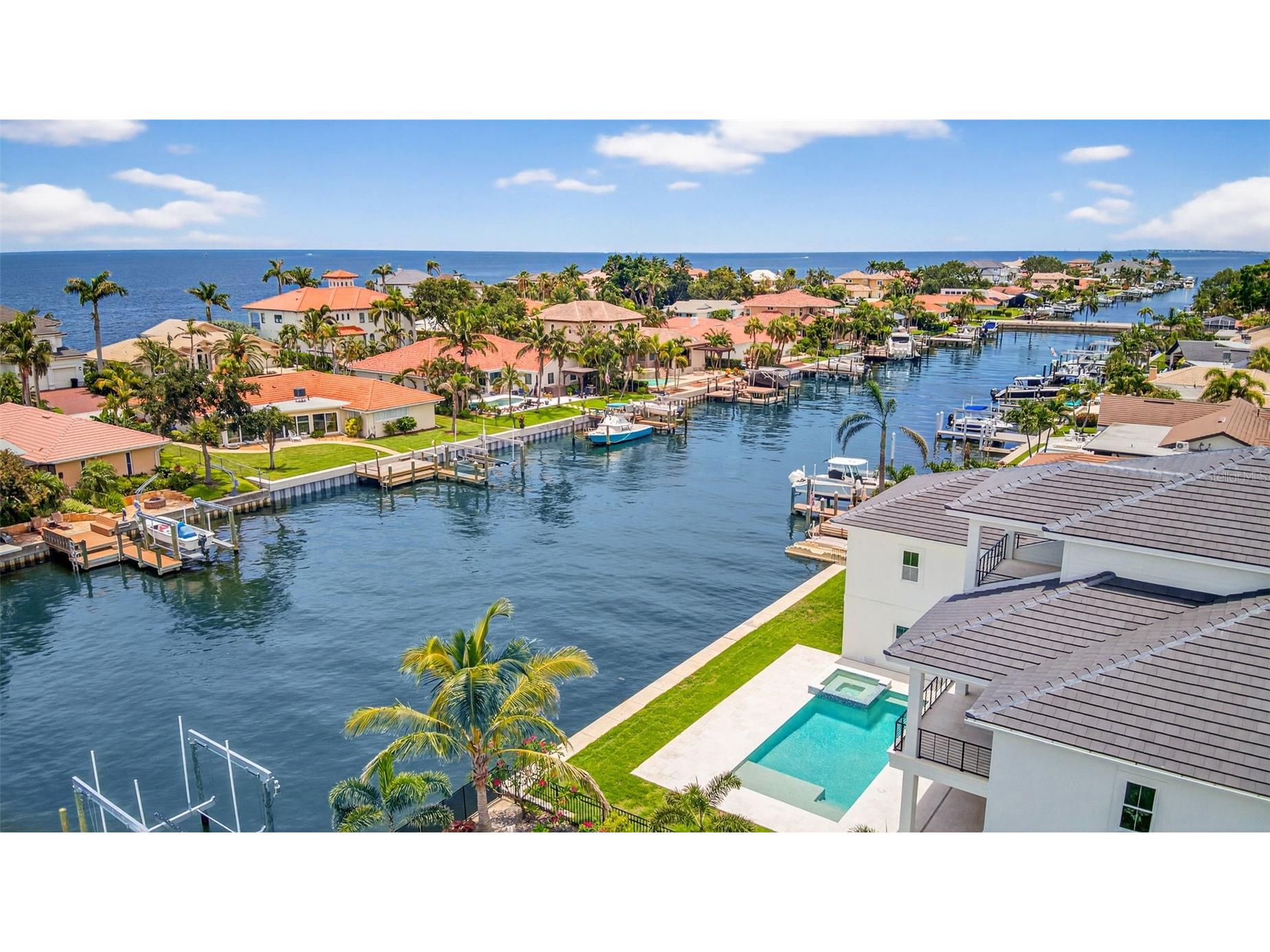 2050 Hawaii Avenue NE Saint Petersburg FL 33703 TB8459217 image59