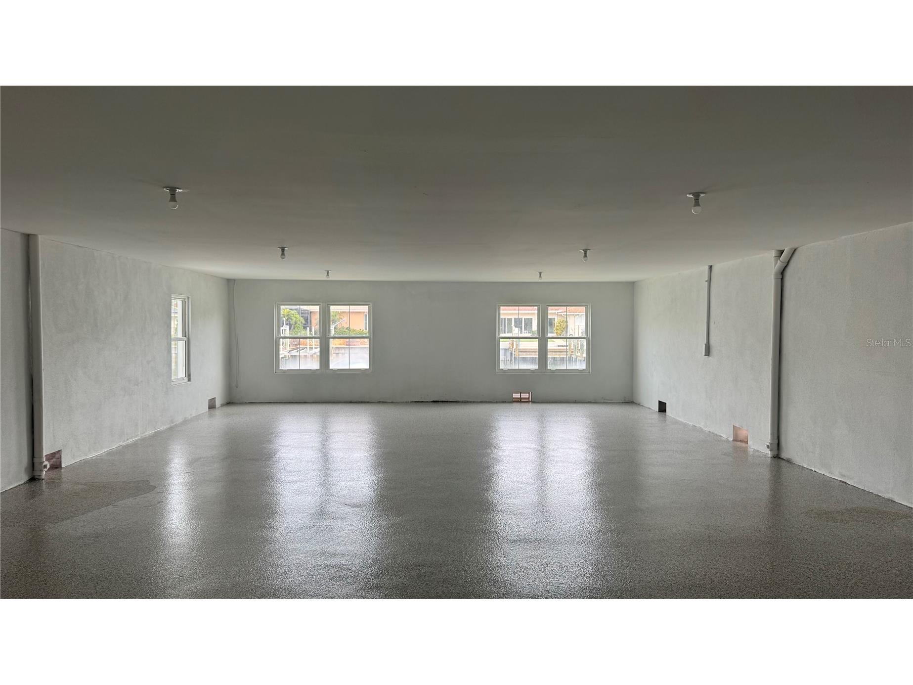 2050 Hawaii Avenue NE Saint Petersburg FL 33703 TB8459217 image60