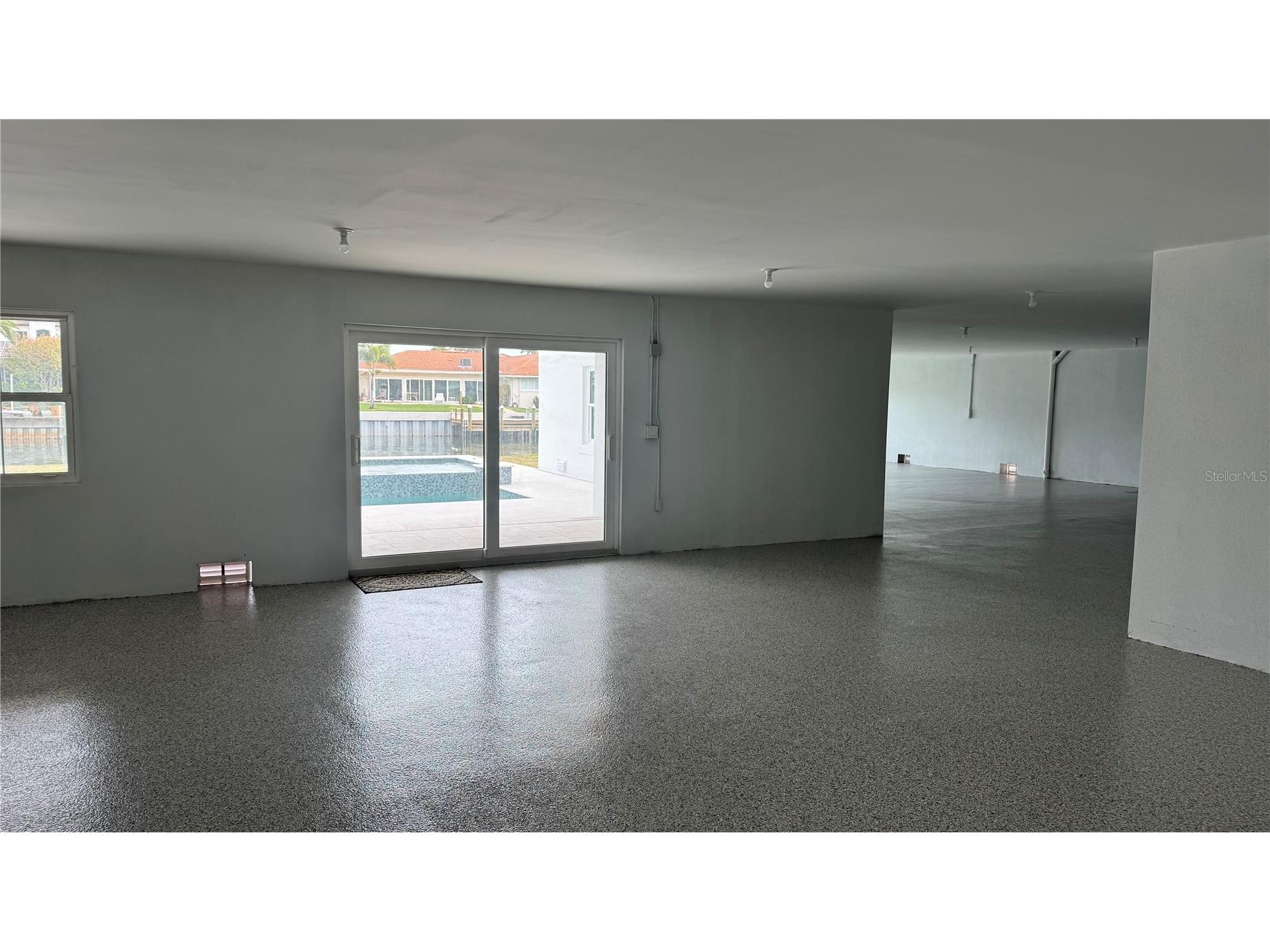 2050 Hawaii Avenue NE Saint Petersburg FL 33703 TB8459217 image61