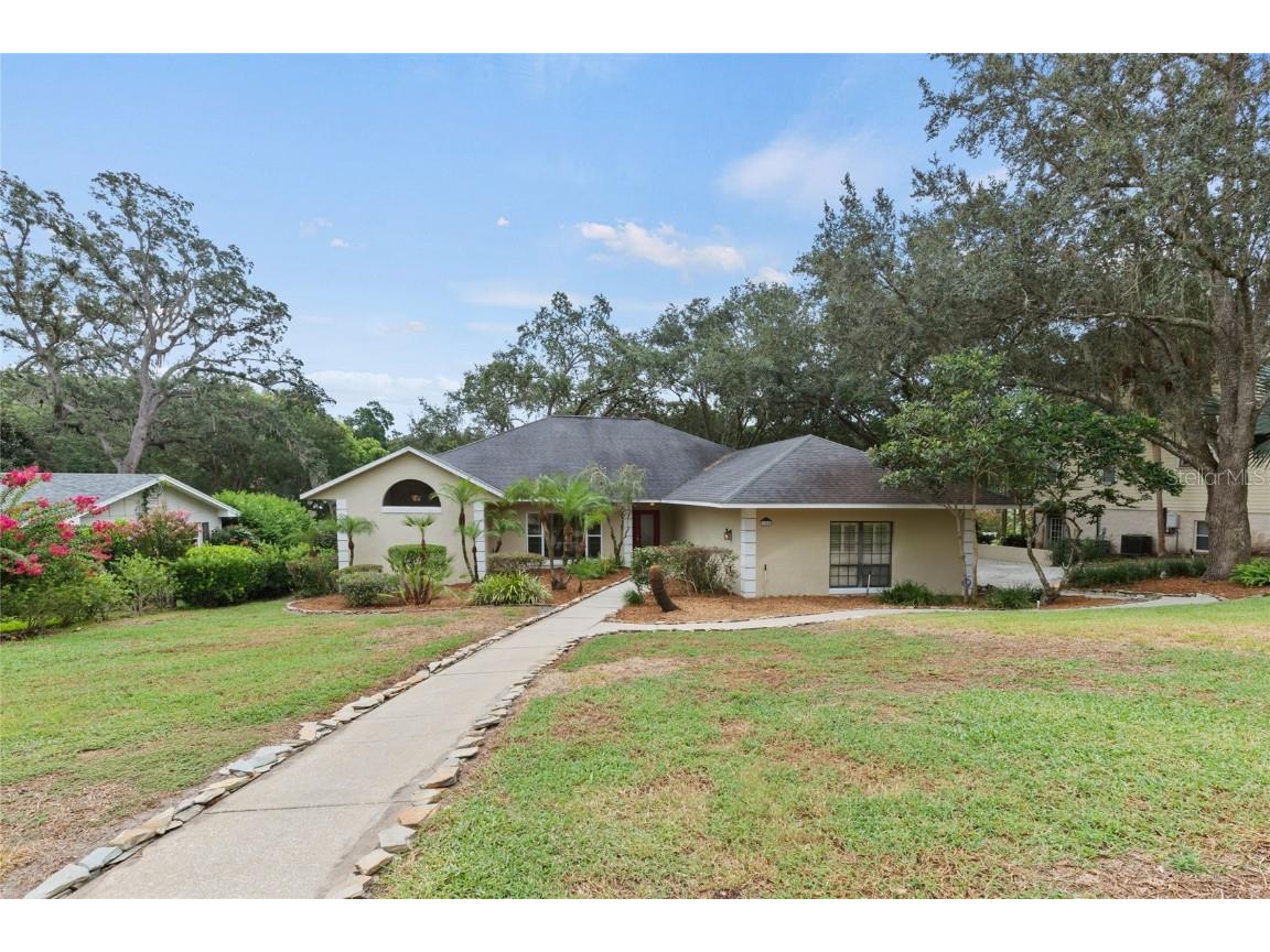 2050 Hillside Drive Mount Dora FL 32757 - LAKE JOHN G5070138 image1