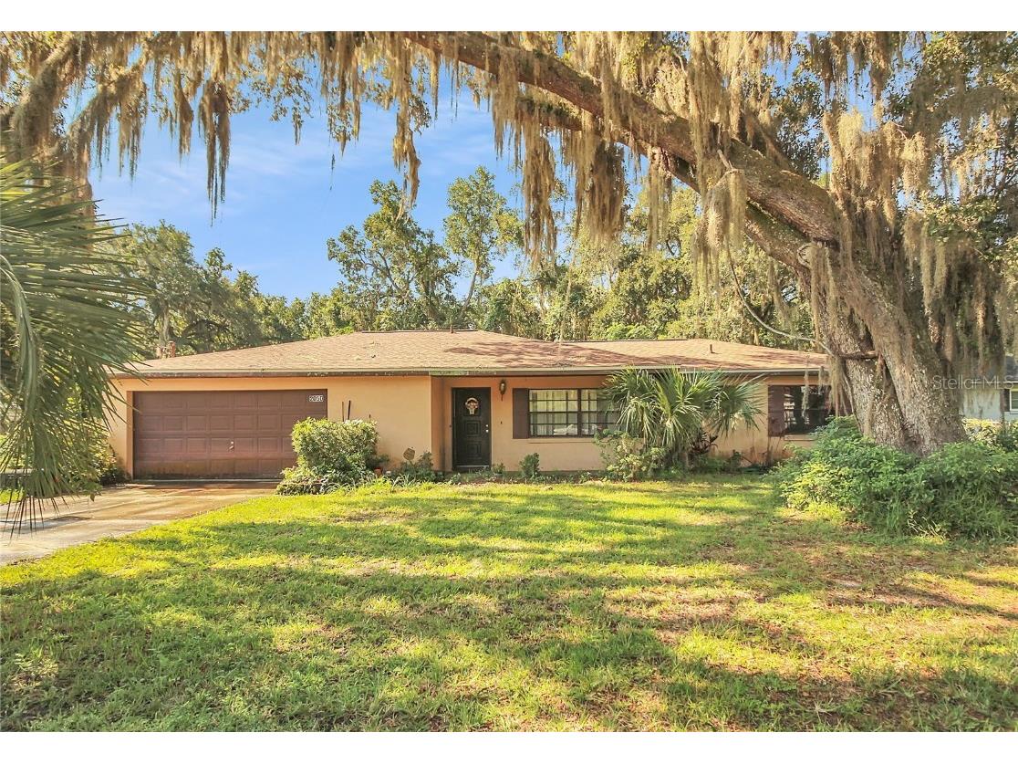 2050 Live Oak Drive Fruitland Park FL 34731 G5101598 image1