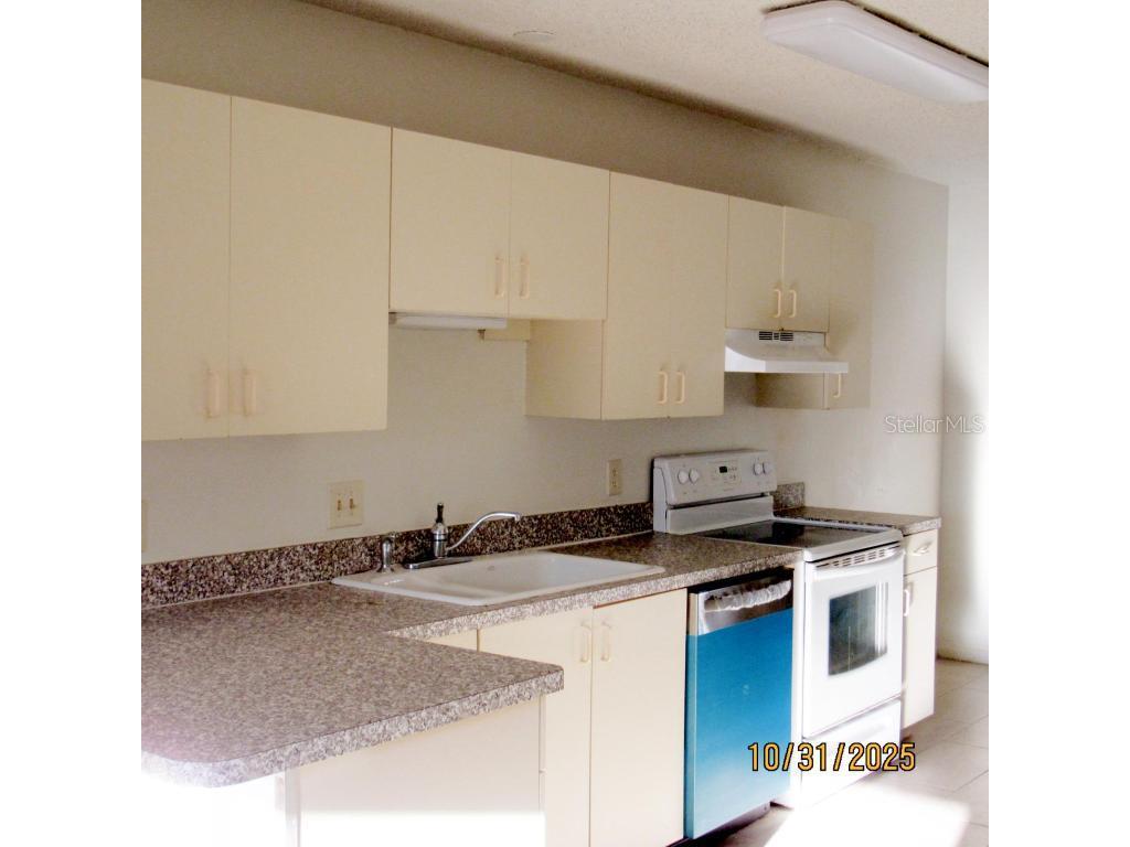 2050 Oleander Boulevard #10-106 Fort Pierce FL 34950 O6357682 image4