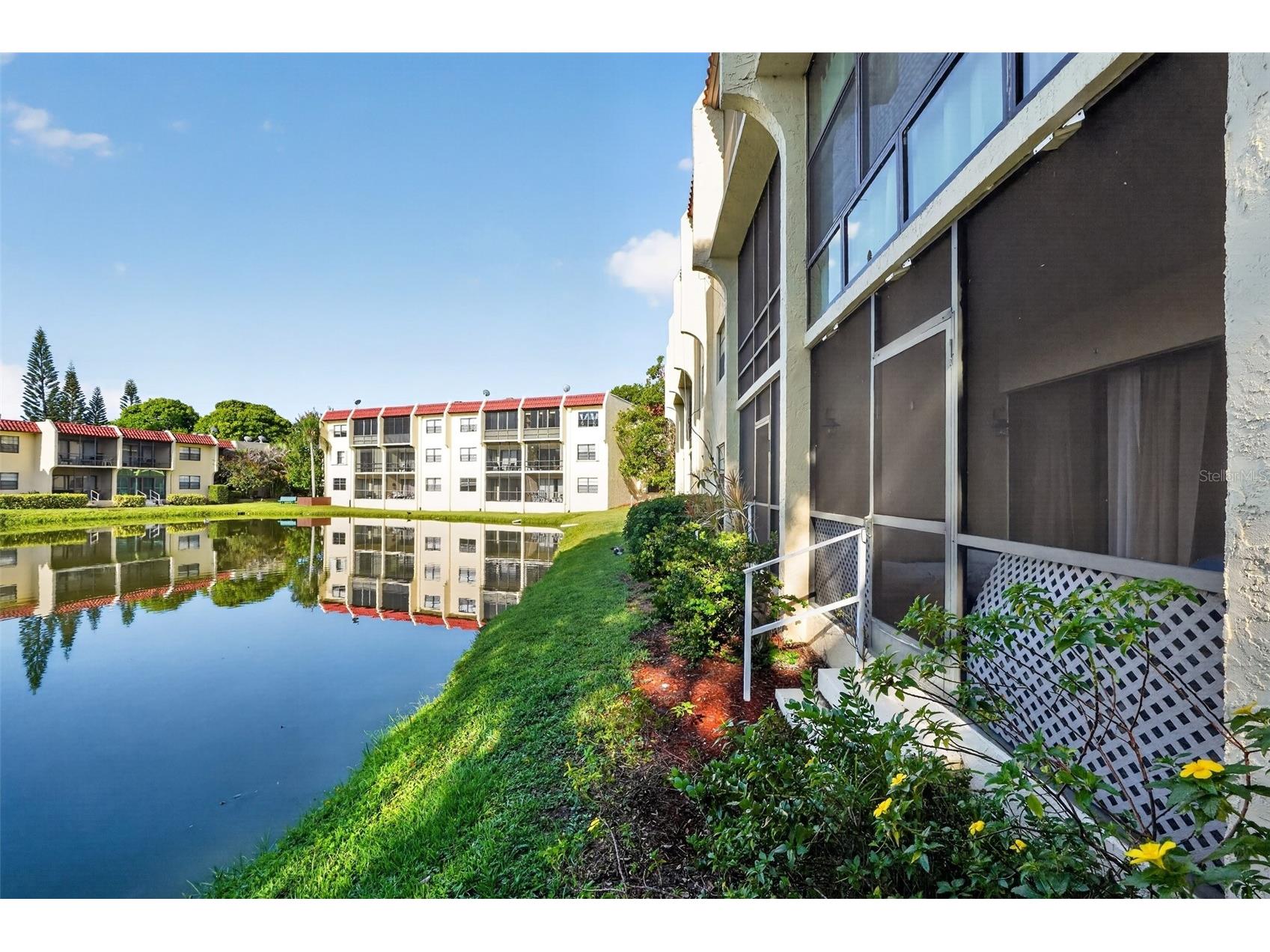 2050 Oleander Boulevard #6-105 Fort Pierce FL 34950 C7526344 image1