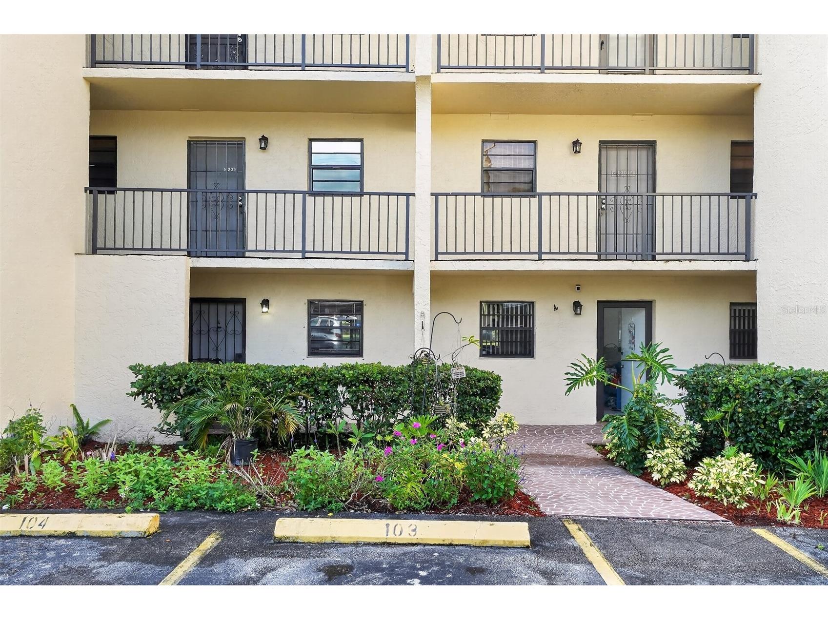 2050 Oleander Boulevard #6-105 Fort Pierce FL 34950 C7526344 image2