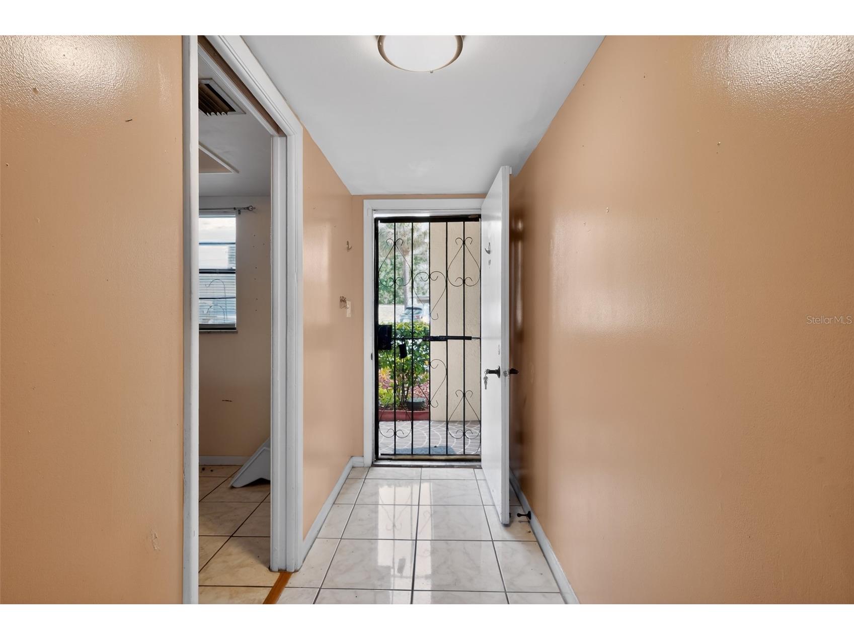 2050 Oleander Boulevard #6-105 Fort Pierce FL 34950 C7526344 image4