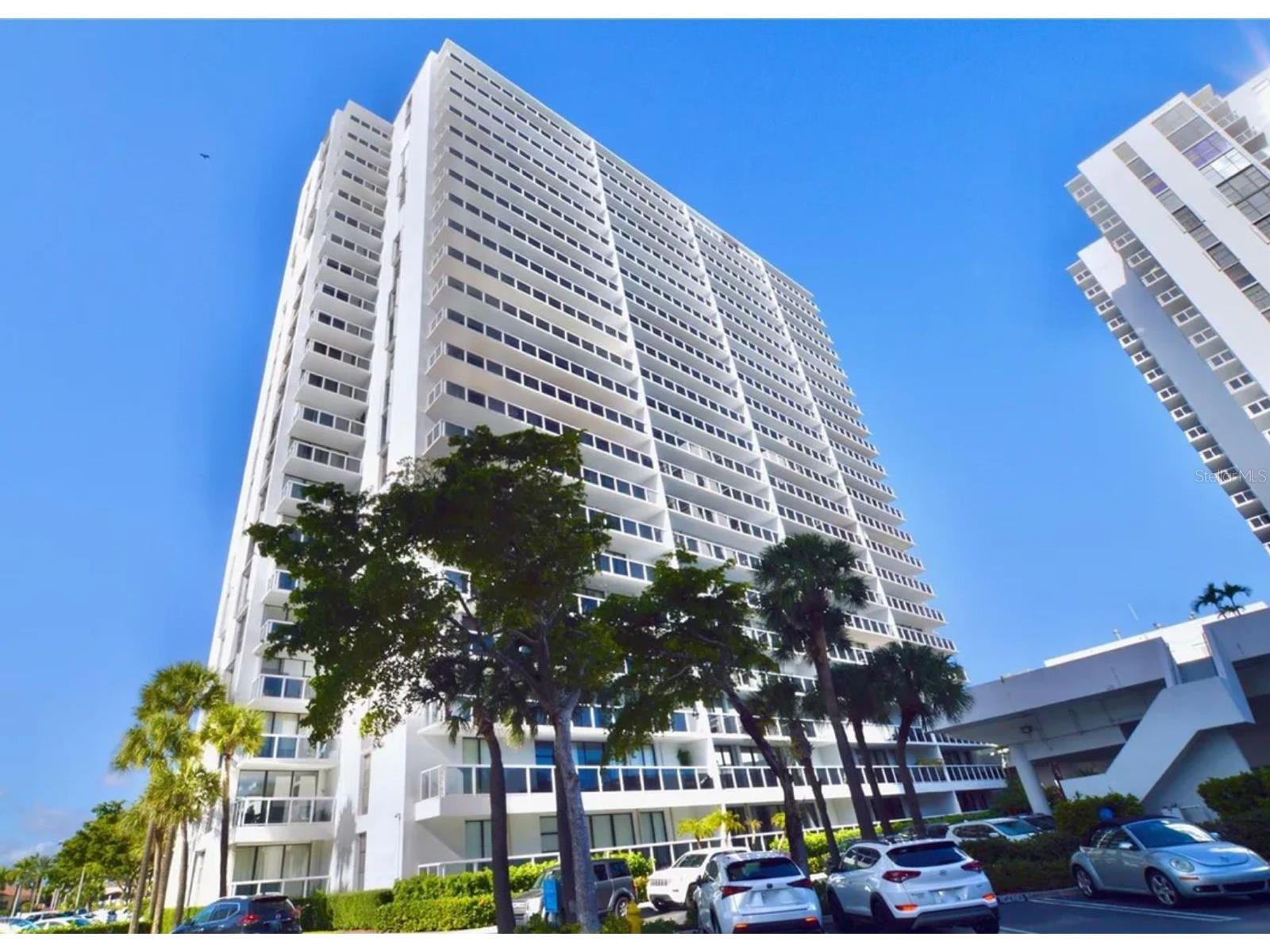 20505 E Country Club Drive #534 Miami FL 33180 O6385968 image1