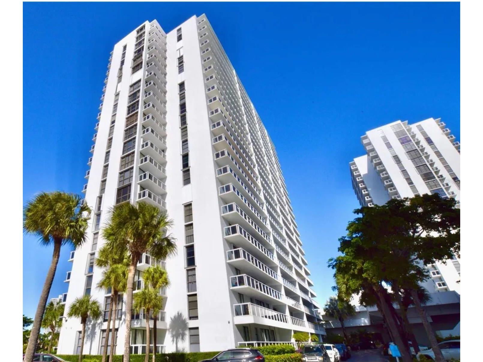 20505 E Country Club Drive #534 Miami FL 33180 O6385968 image2