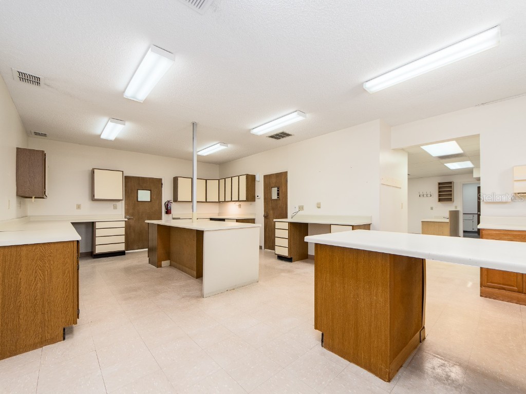 2051 Range Road Clearwater FL 33765 TB8439234 image25