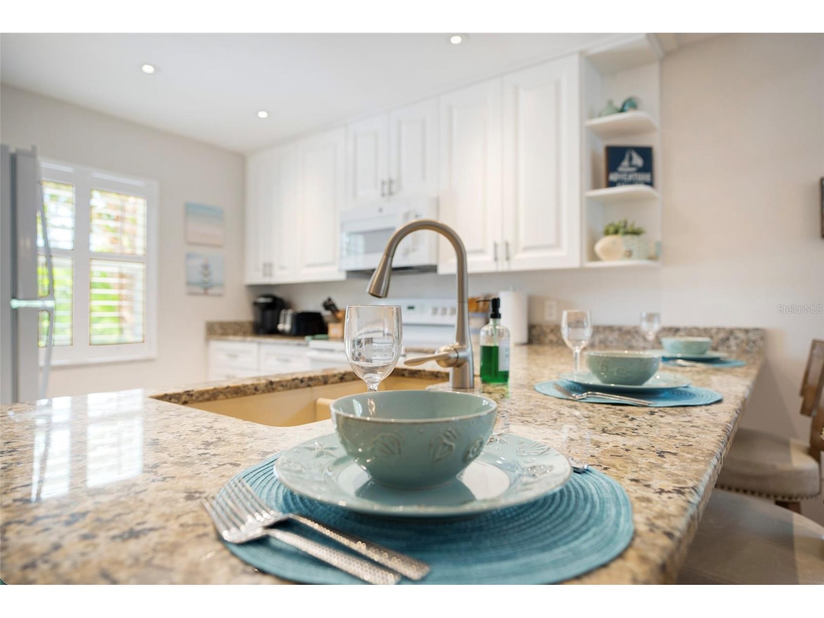 2051 Roselawn Street Sarasota FL 34231 A4682694 image11