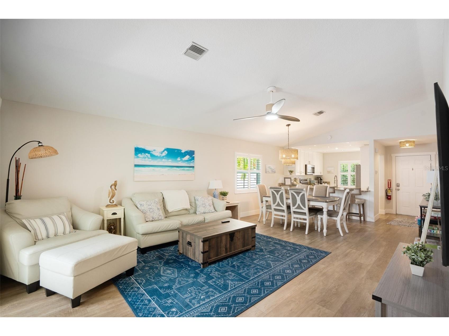 2051 Roselawn Street Sarasota FL 34231 A4682694 image18