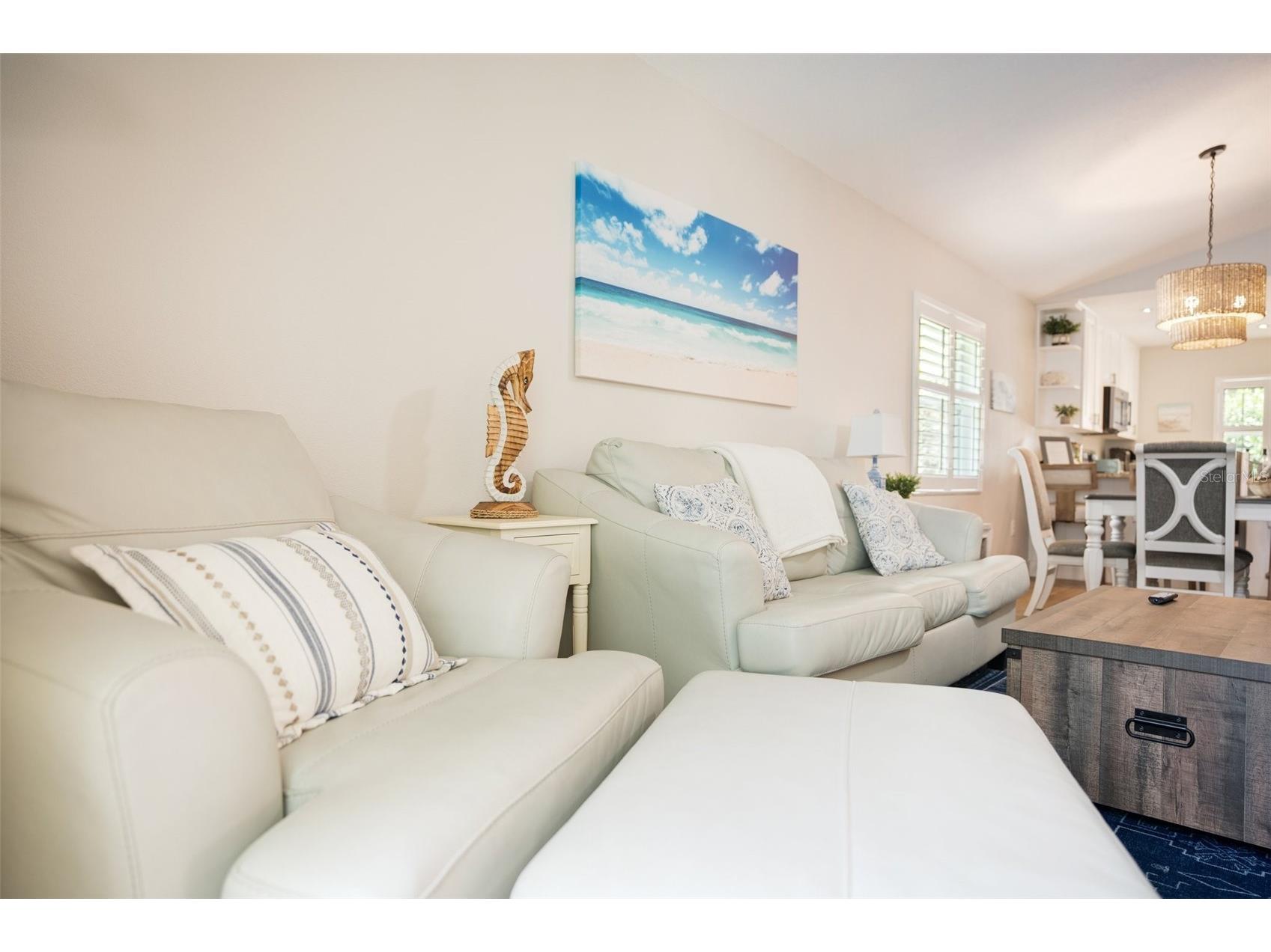 2051 Roselawn Street Sarasota FL 34231 A4682694 image22