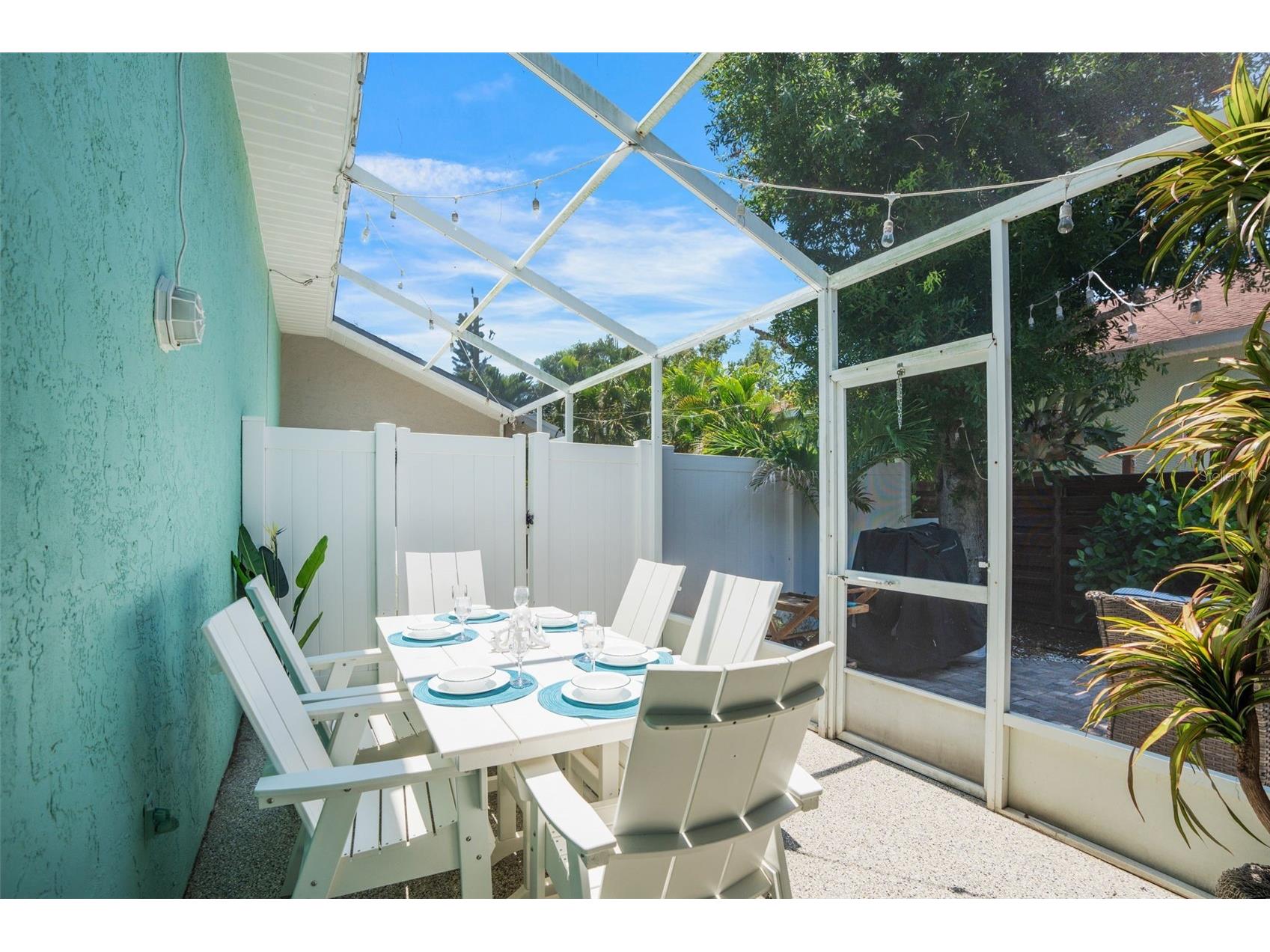 2051 Roselawn Street Sarasota FL 34231 A4682694 image31