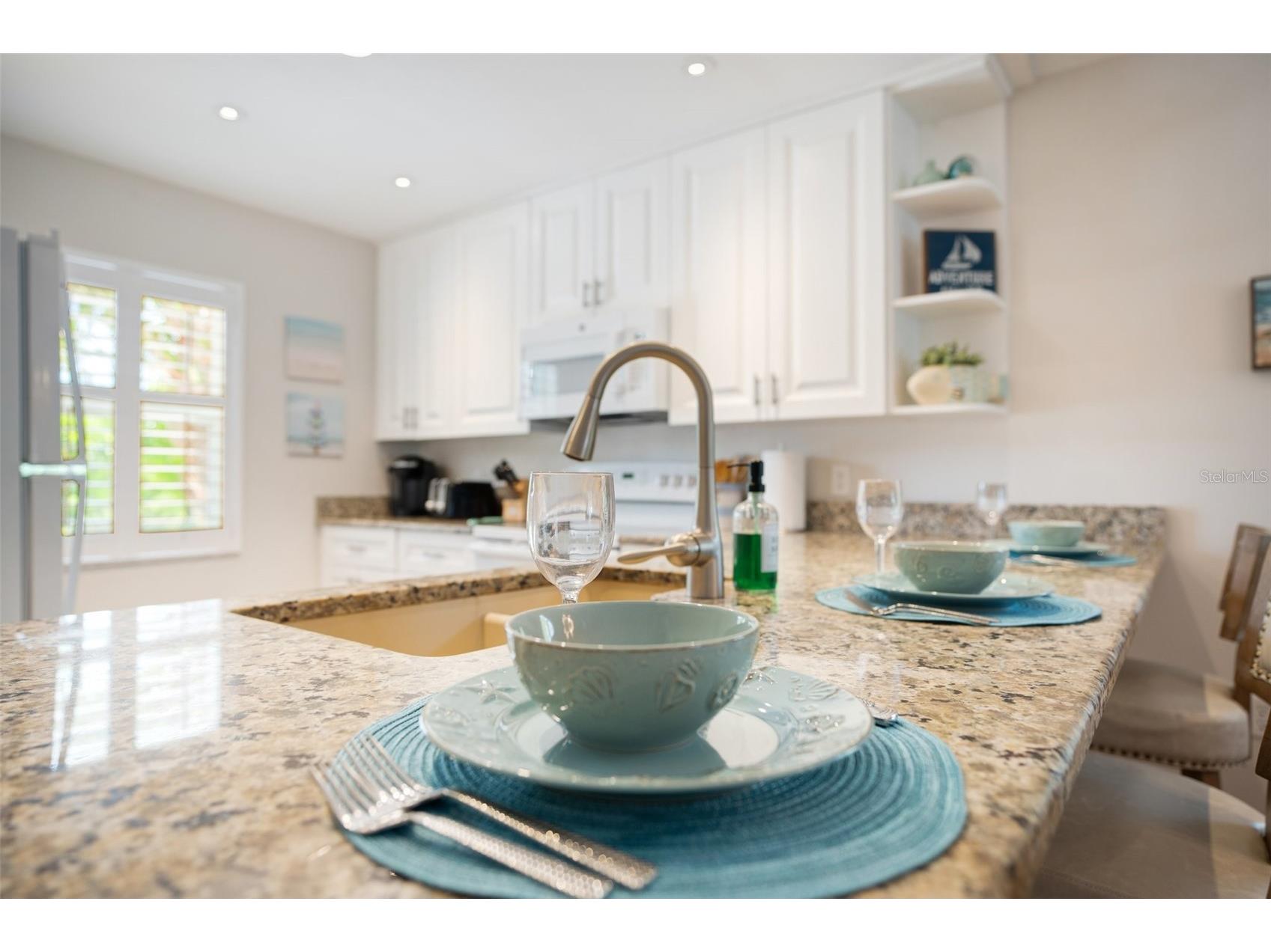 2051 Roselawn Street Sarasota FL 34231 A4682694 image45