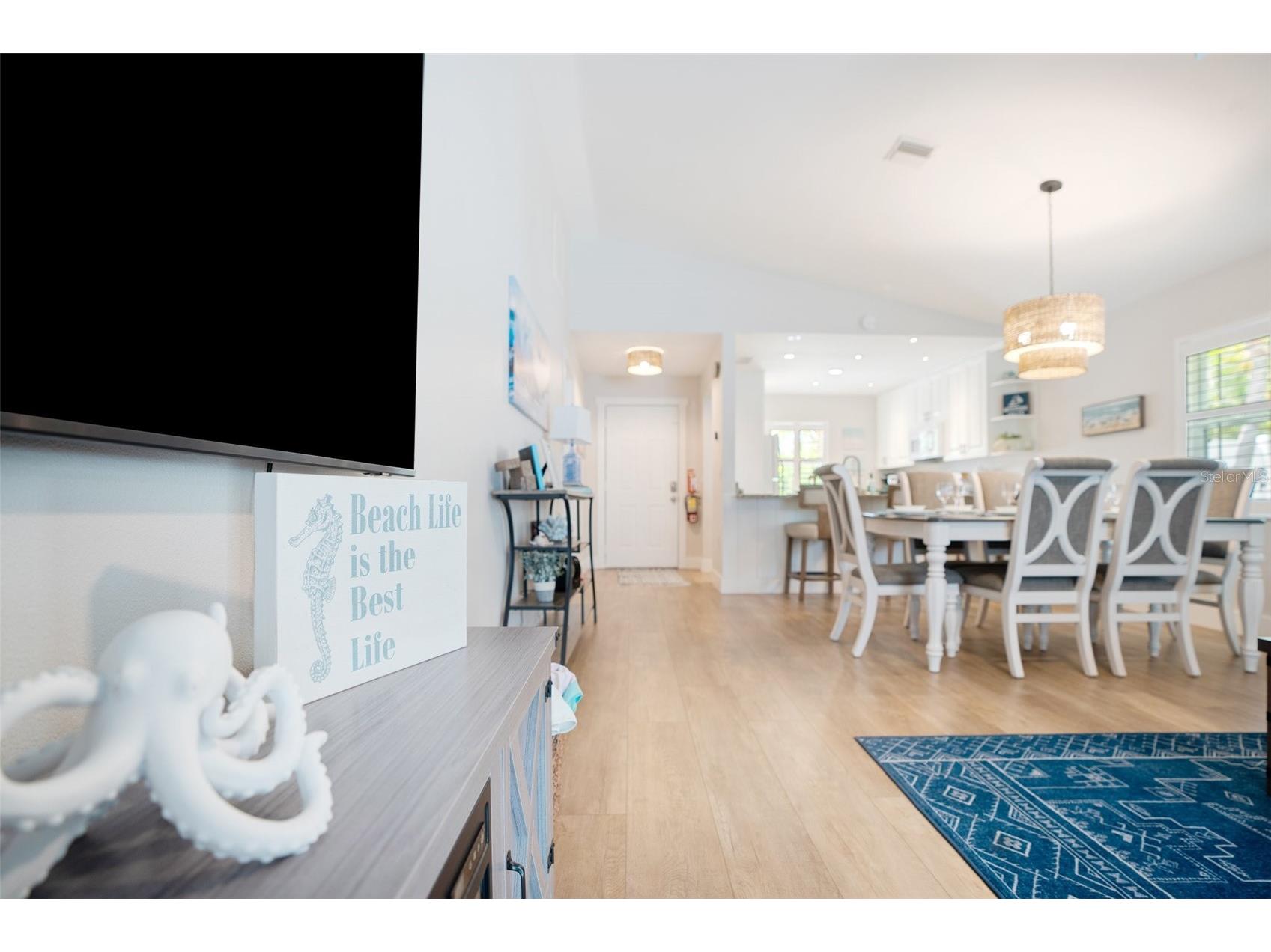 2051 Roselawn Street Sarasota FL 34231 A4682694 image51