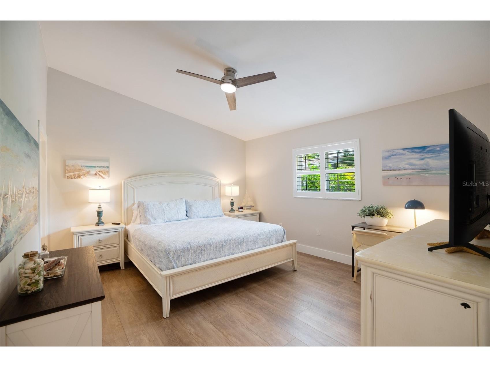 2051 Roselawn Street Sarasota FL 34231 A4682694 image53