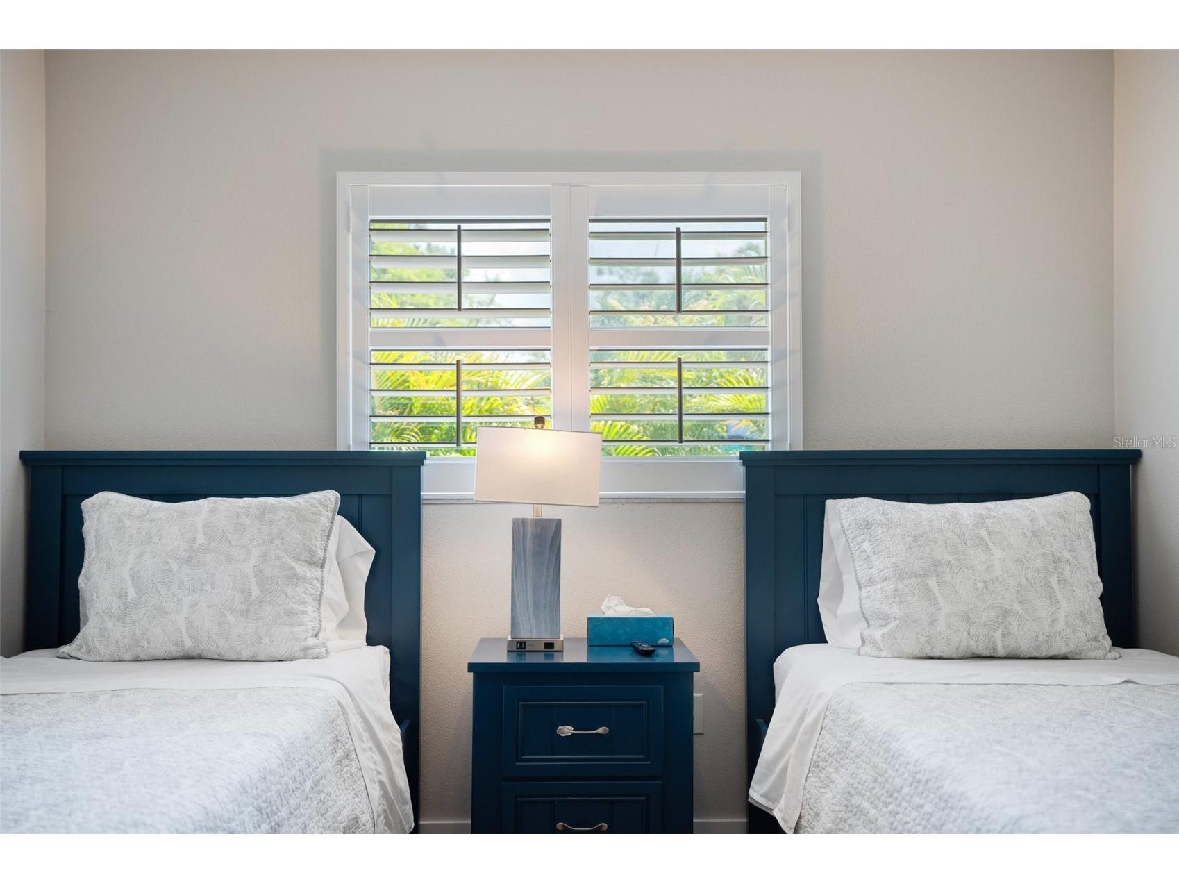 2051 Roselawn Street Sarasota FL 34231 A4682694 image59