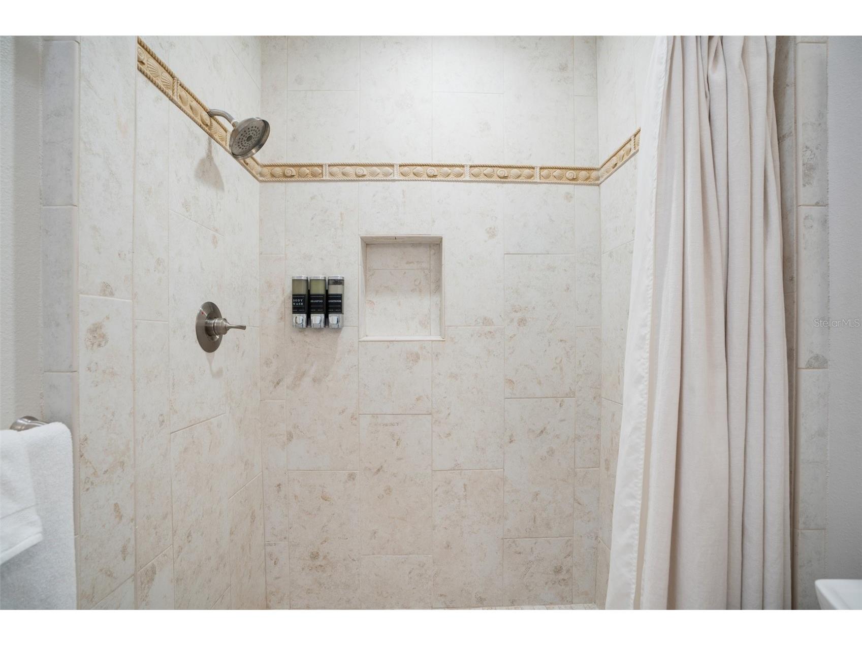 2051 Roselawn Street Sarasota FL 34231 A4682694 image61