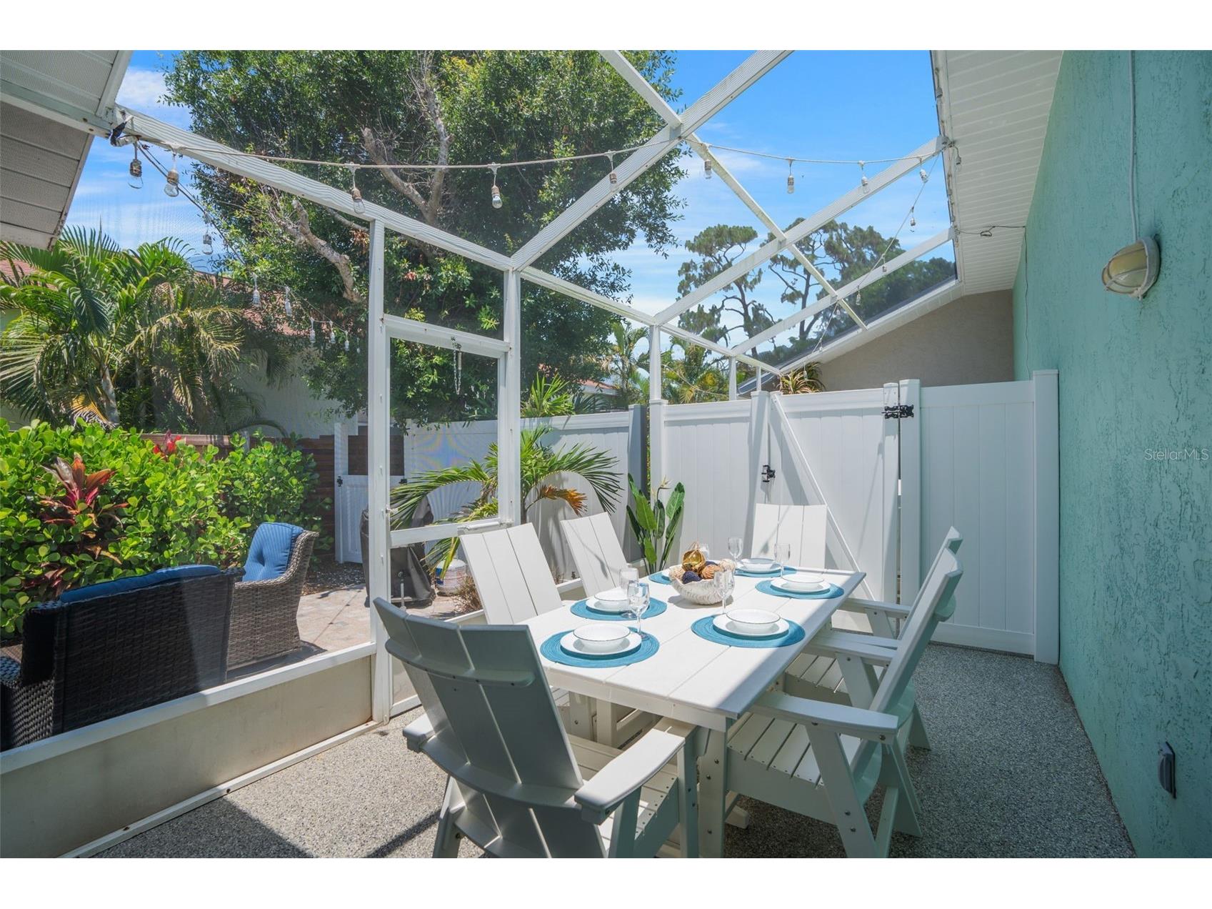2051 Roselawn Street Sarasota FL 34231 A4682694 image62