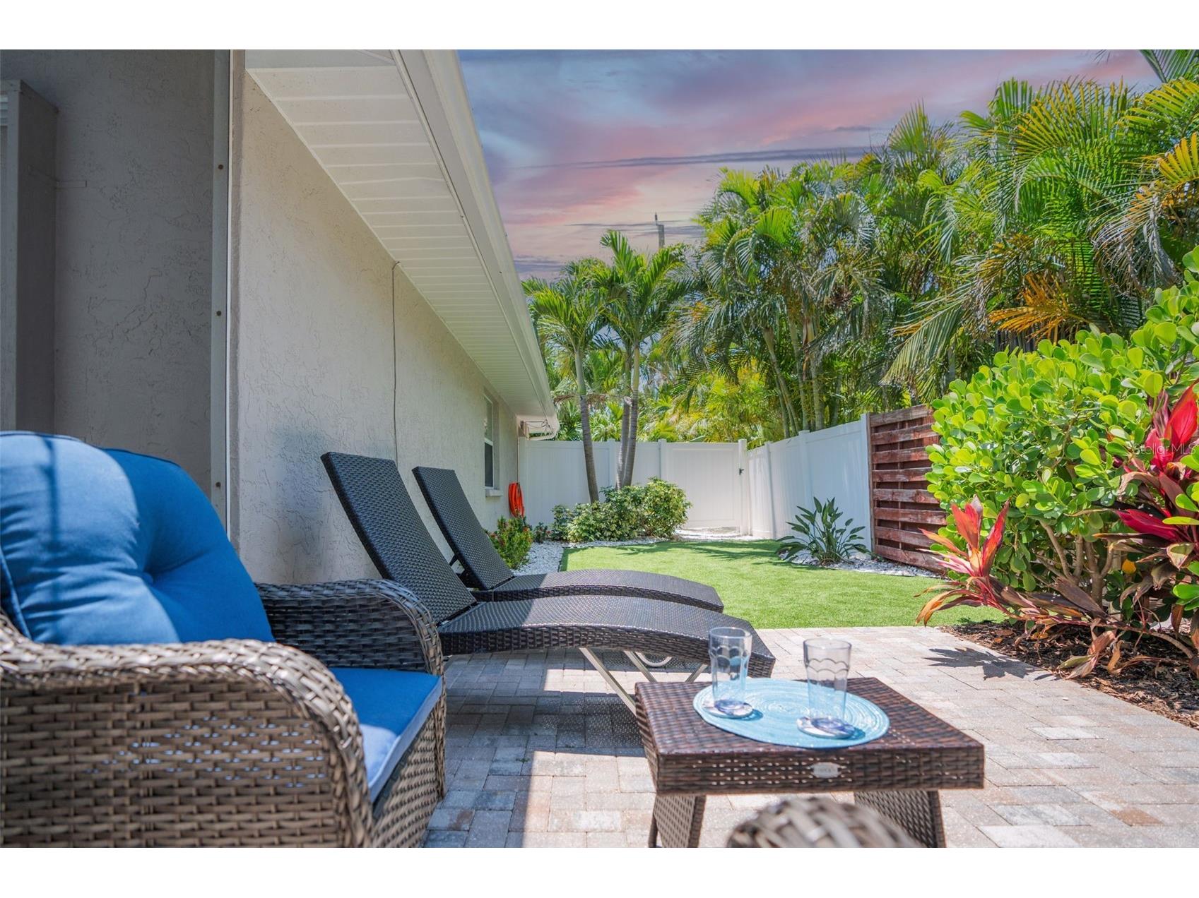 2051 Roselawn Street Sarasota FL 34231 A4682694 image63