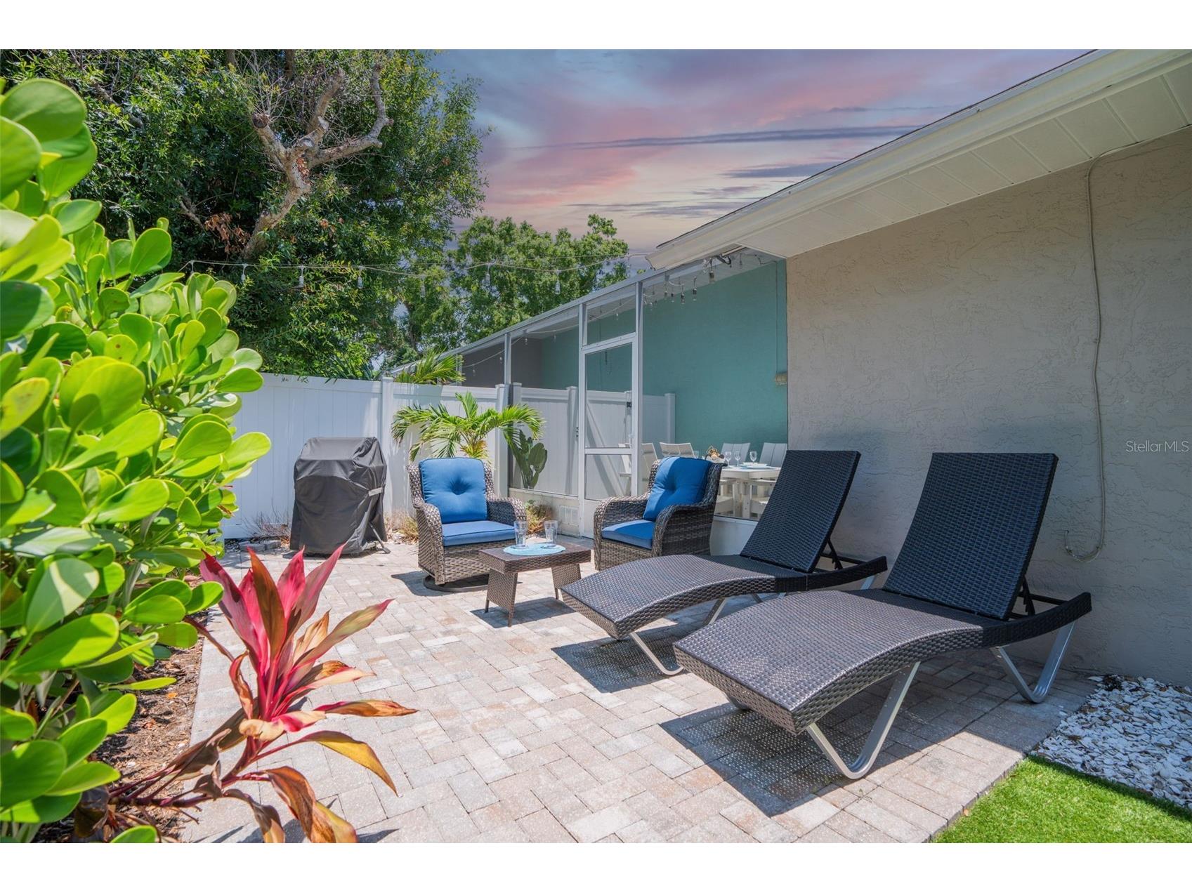 2051 Roselawn Street Sarasota FL 34231 A4682694 image64