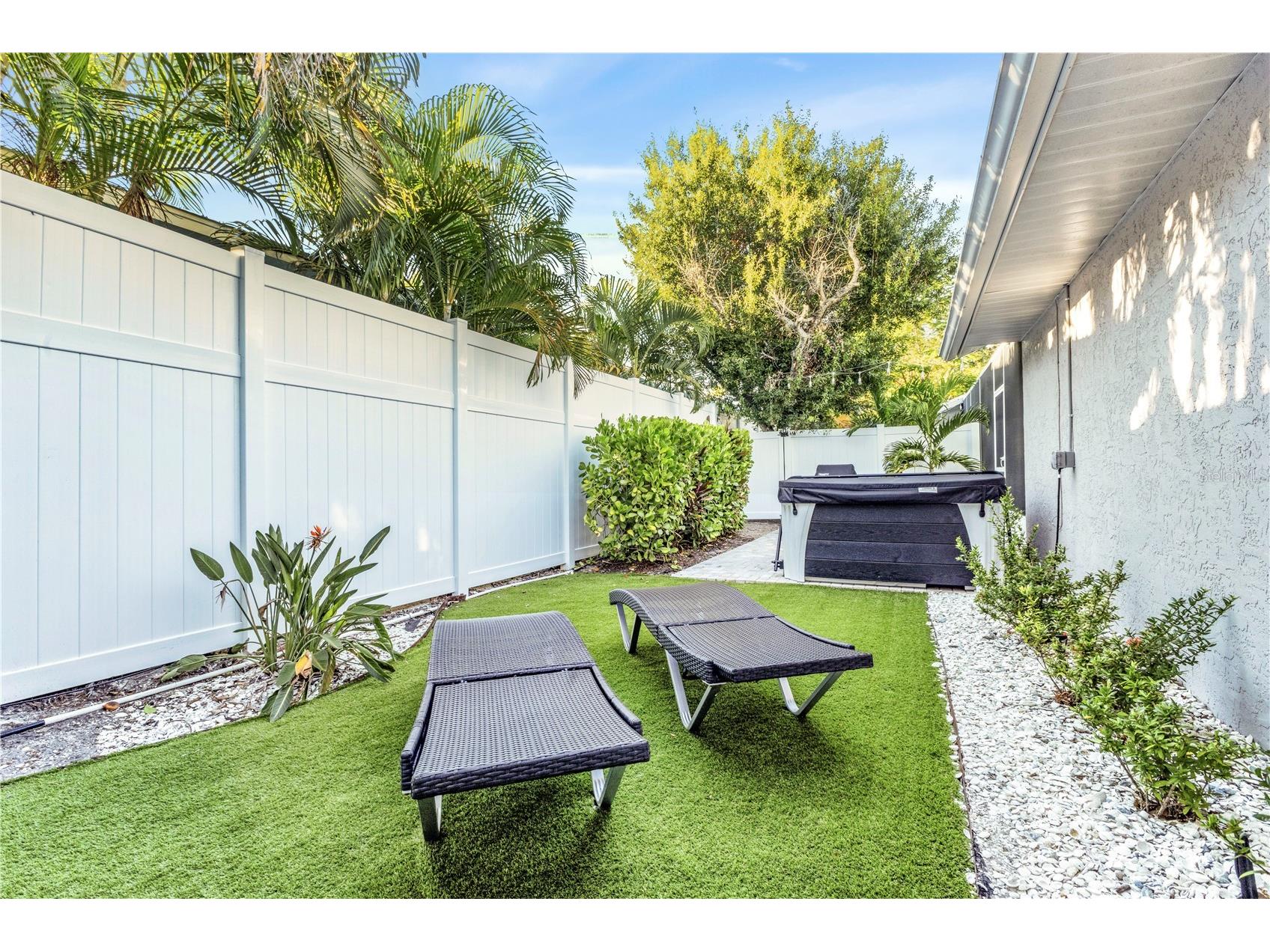 2051 Roselawn Street Sarasota FL 34231 A4682694 image65