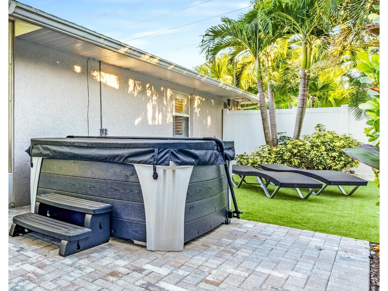 2051 Roselawn Street Sarasota FL 34231 A4682694 image66