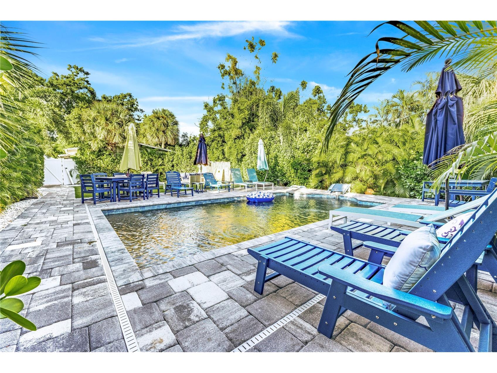 2051 Roselawn Street Sarasota FL 34231 A4682694 image69