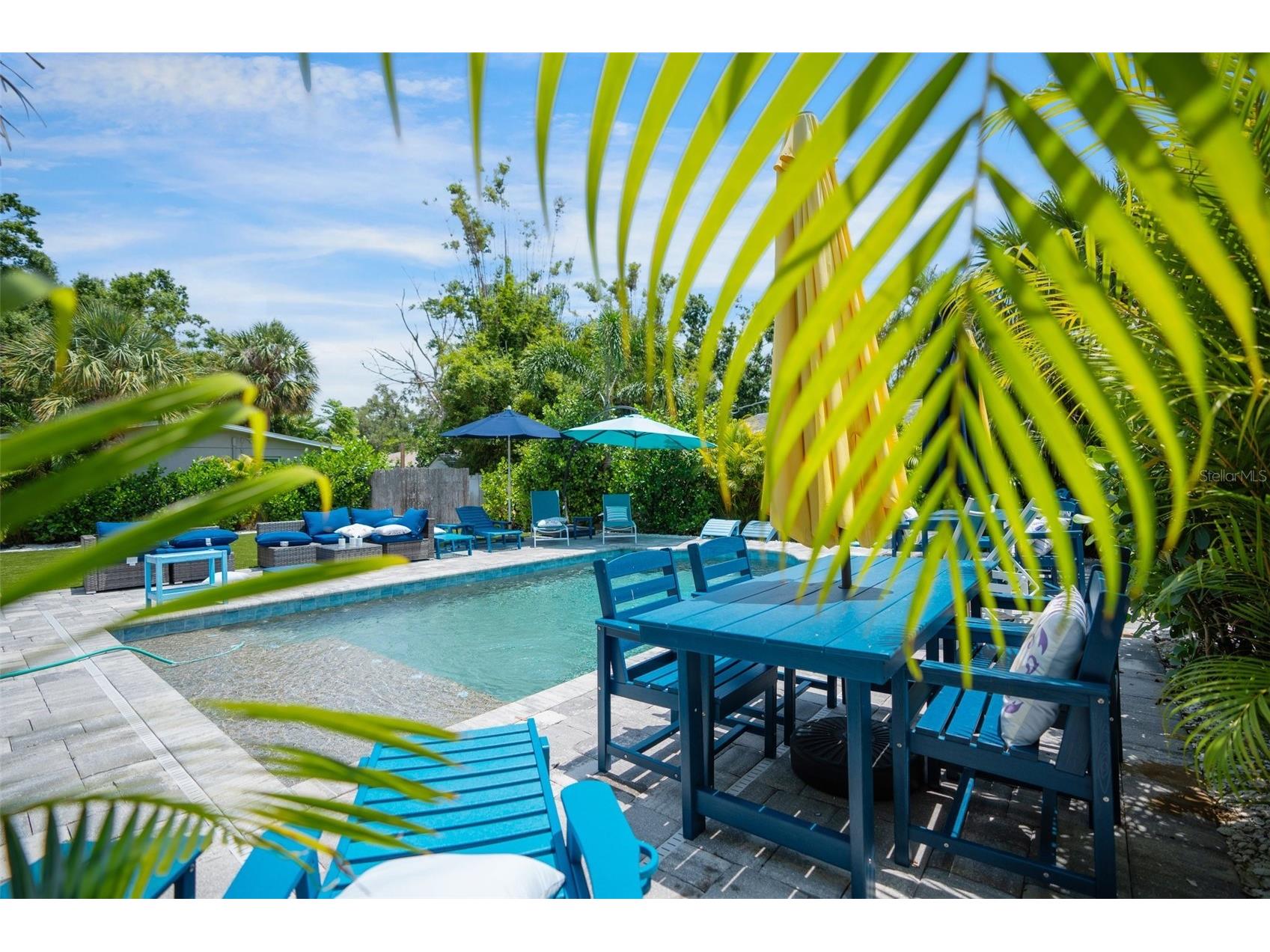 2051 Roselawn Street Sarasota FL 34231 A4682694 image70
