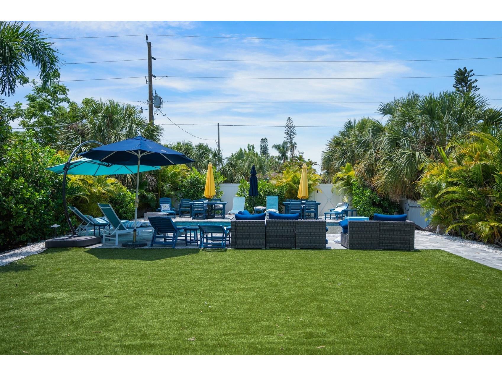 2051 Roselawn Street Sarasota FL 34231 A4682694 image71