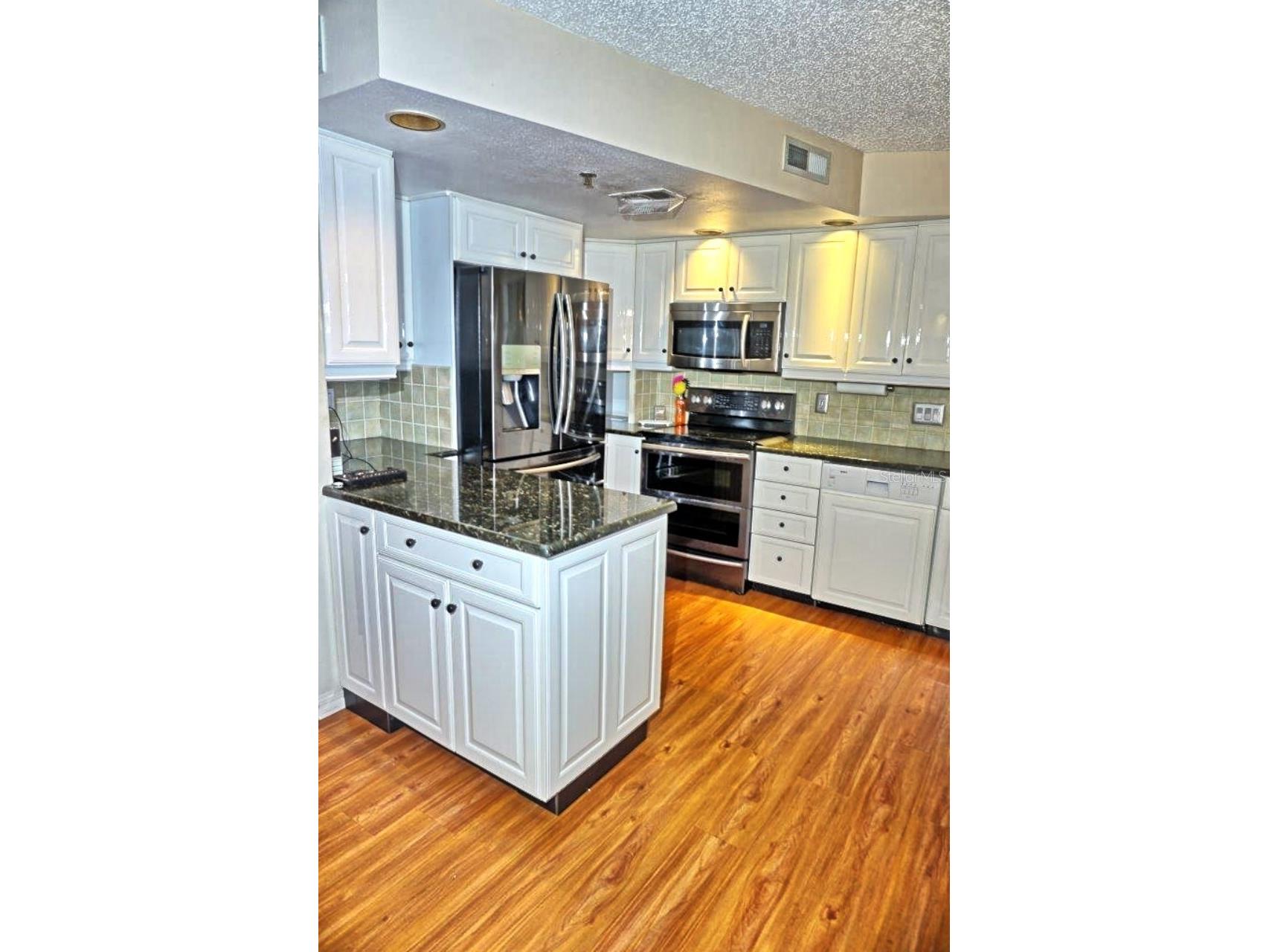 2051 Vista Del Sol Circle #201 Lutz FL 33558 W7881480 image6