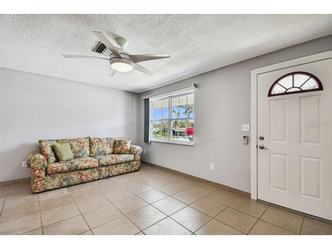 2052 Jefferson Avenue Dunedin FL 34698 TB8450339 image4