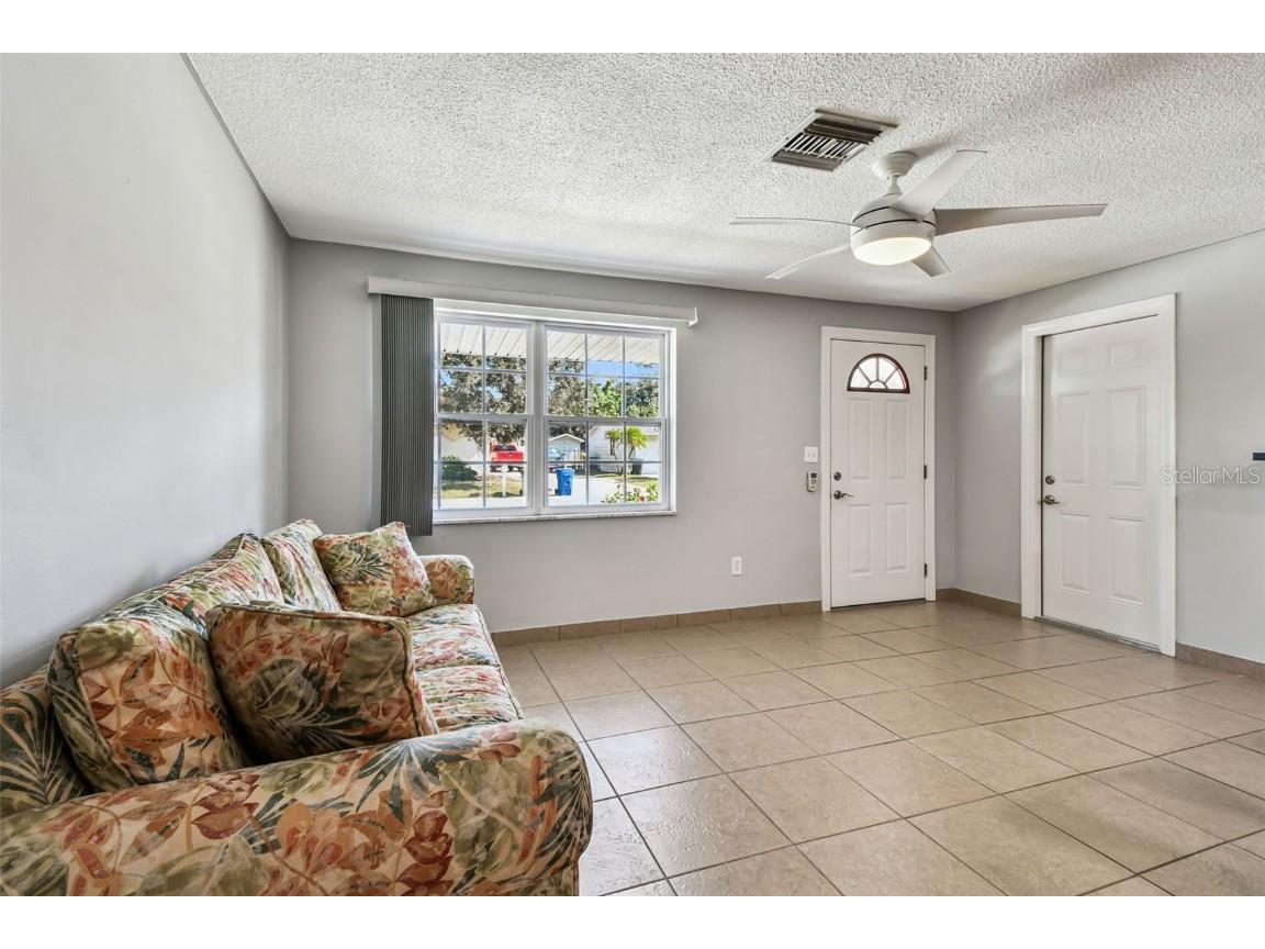 2052 Jefferson Avenue Dunedin FL 34698 TB8450339 image5